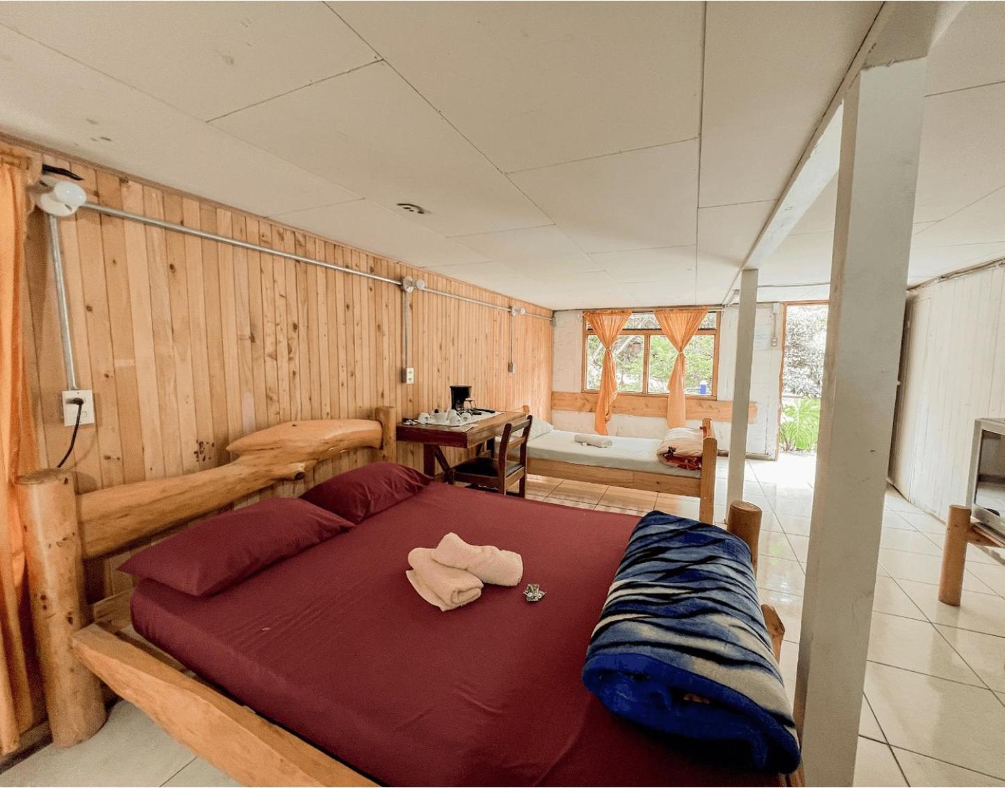 Quadruple Room with Private Bathroom photo 2