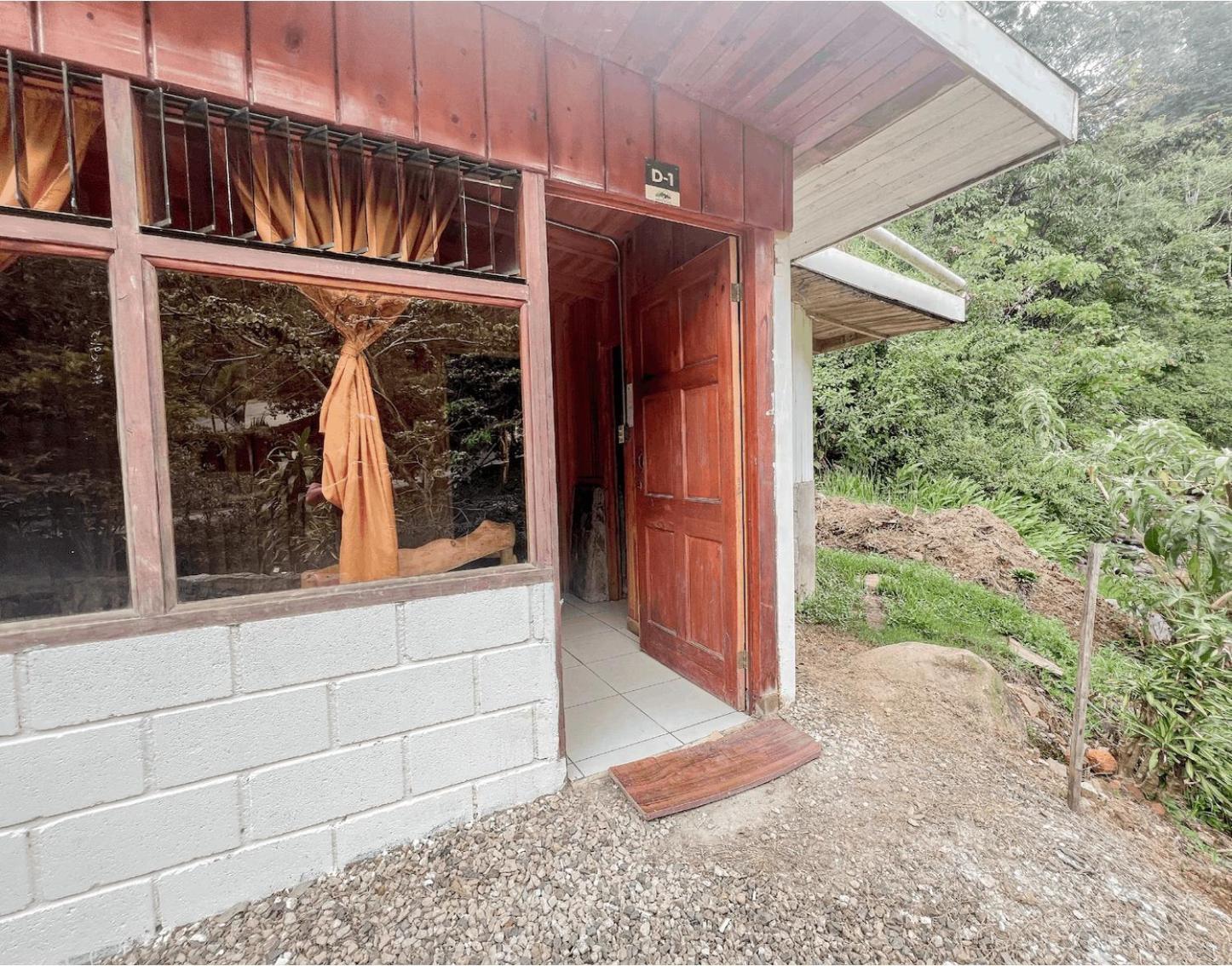 Triple Room with Private Bathroom photo 3