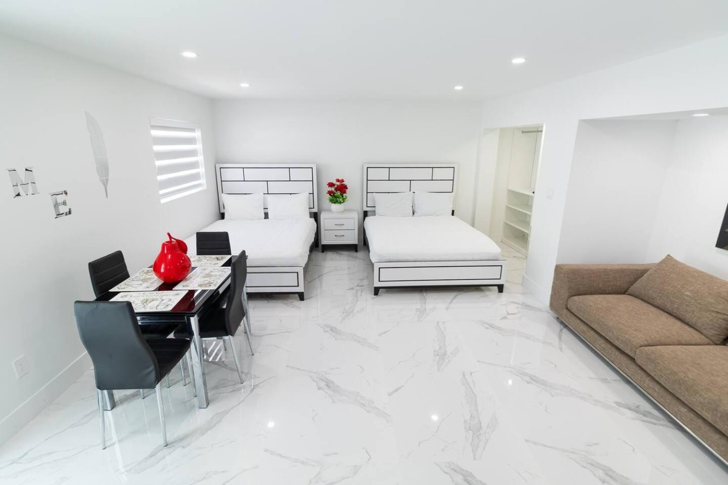 Four-Bedroom House photo 1