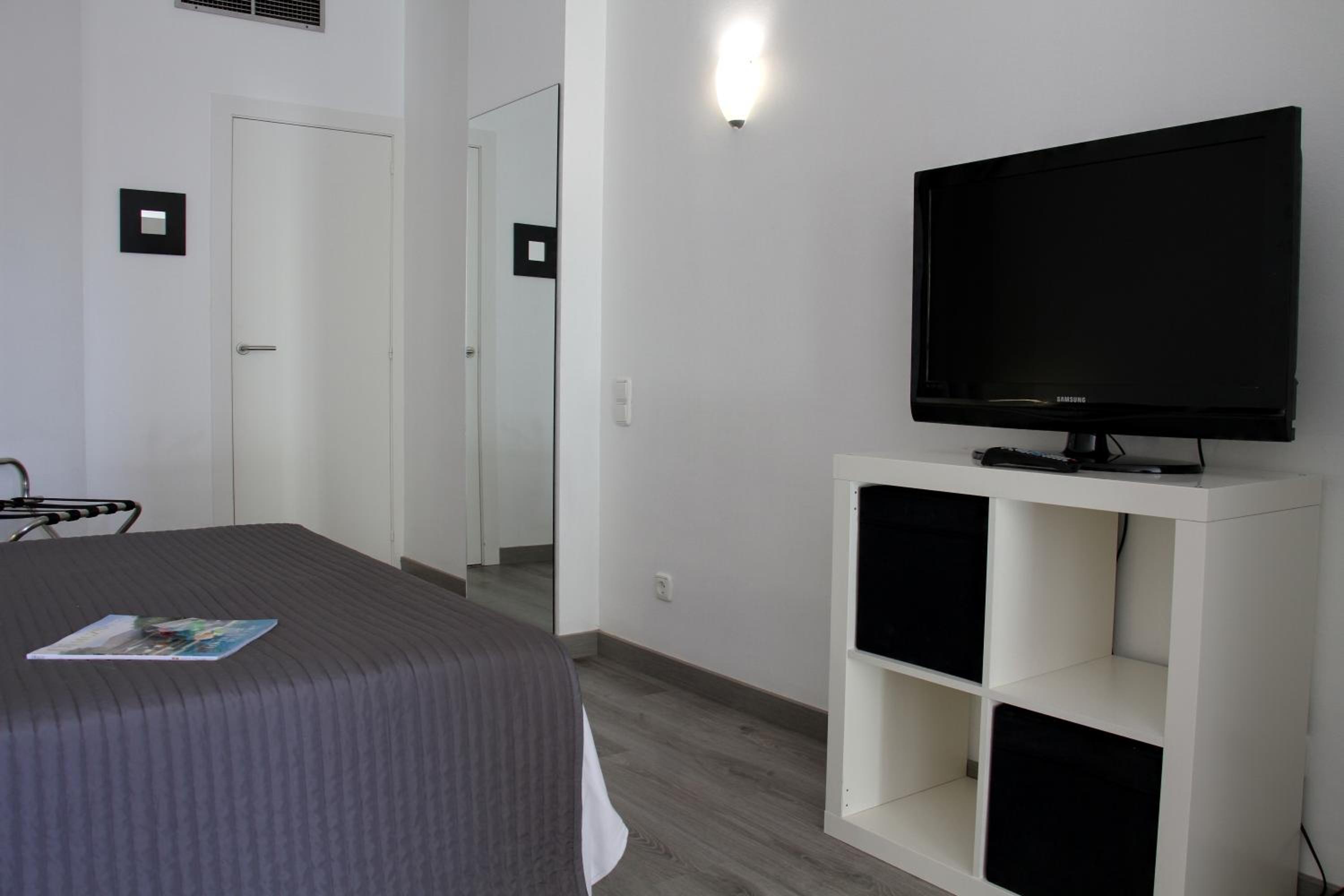 Double or Twin Room with Kitchenette photo 3