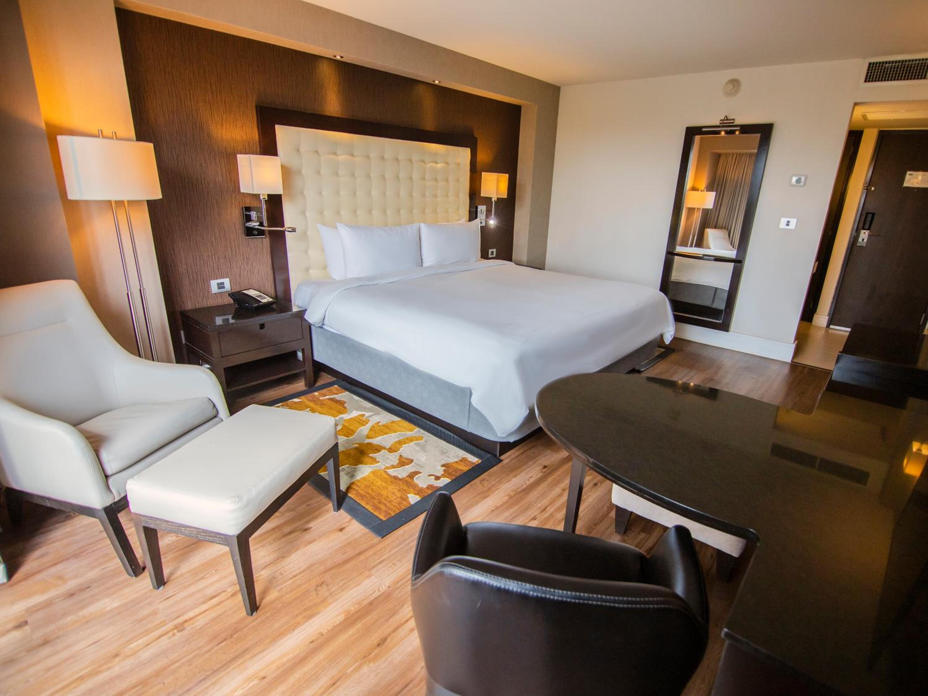 Deluxe King Room photo 3
