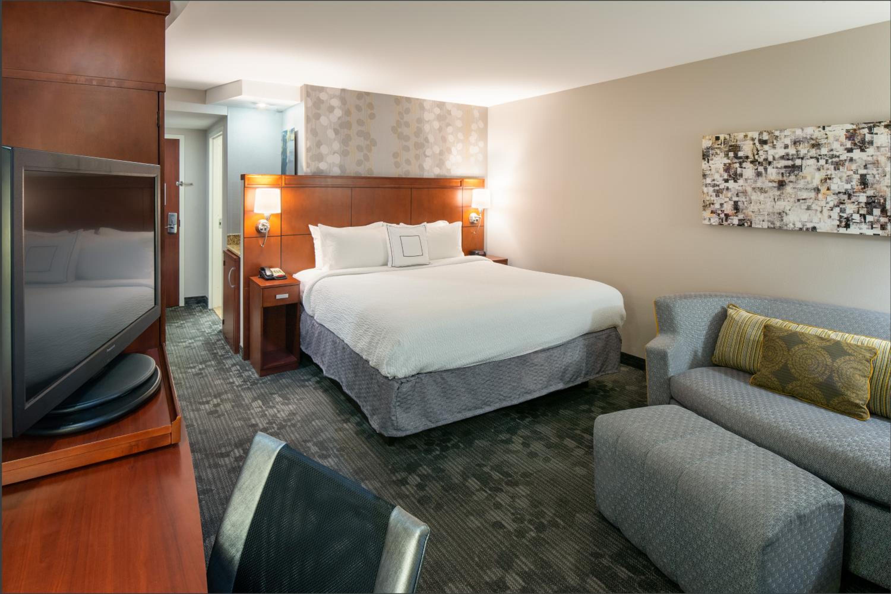 King Room with Sofa Bed and Balcony