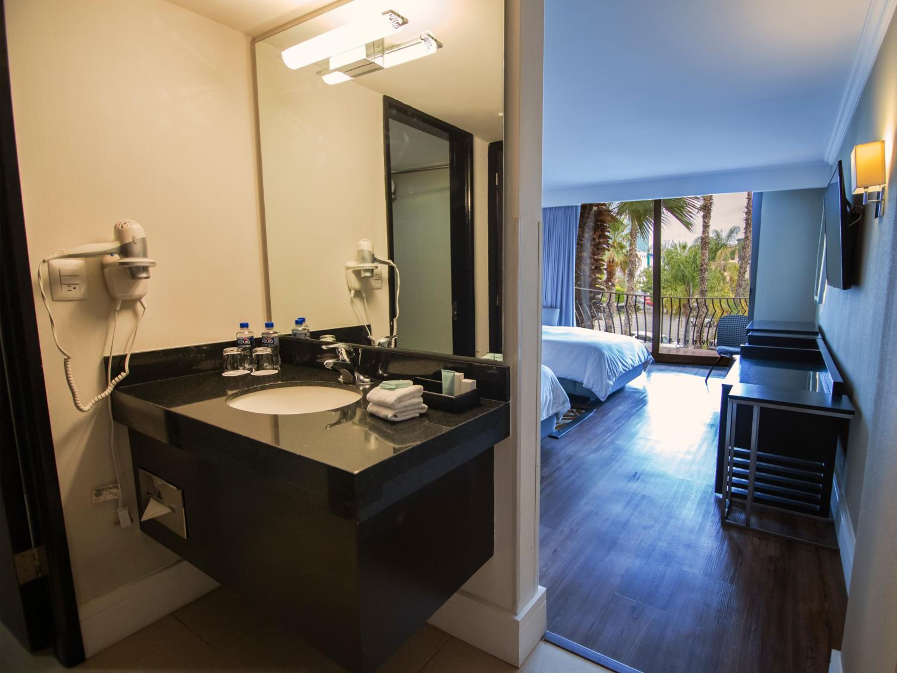 Executive Double Room - Photo 2