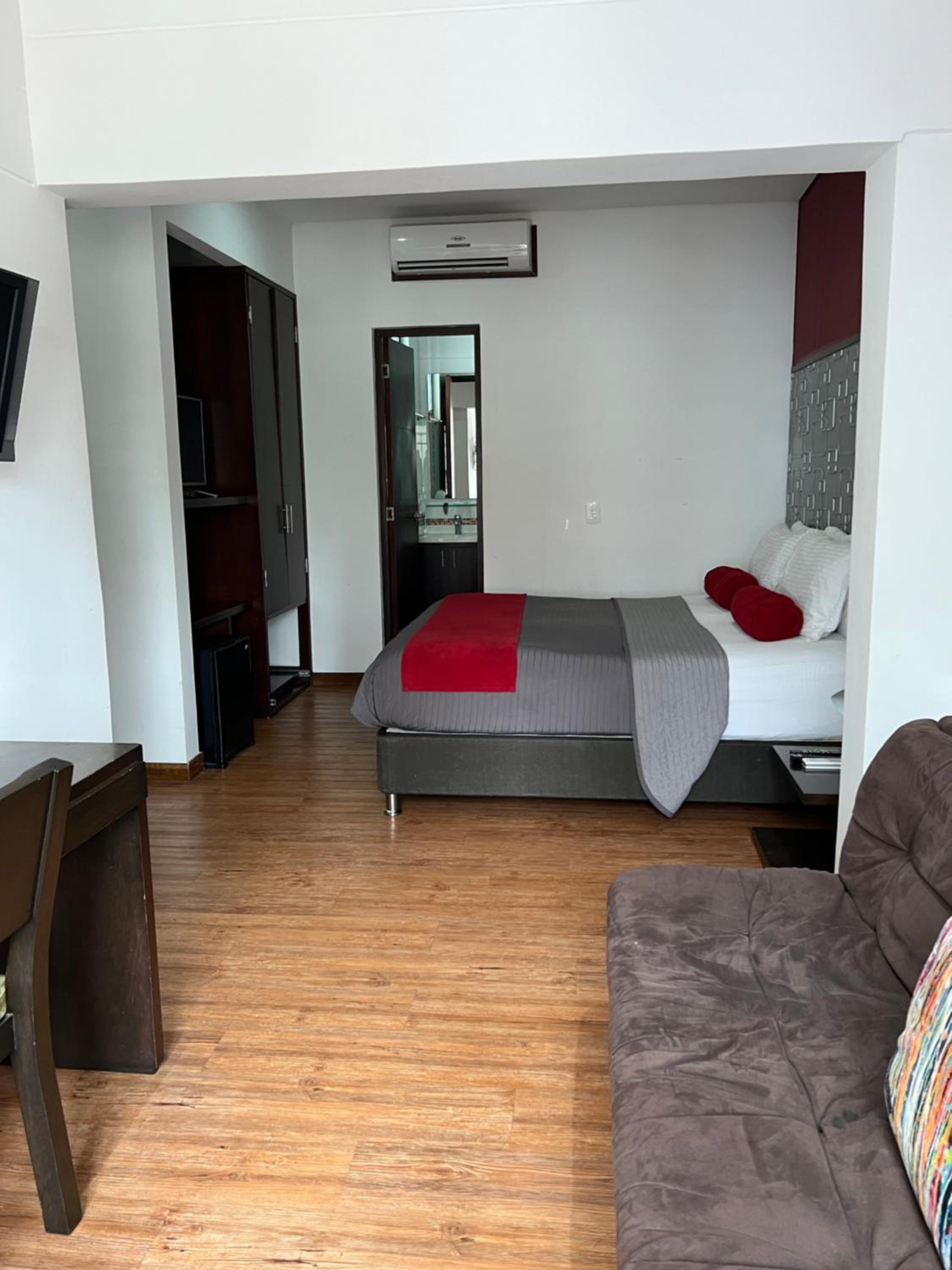 Large Double Room photo 2