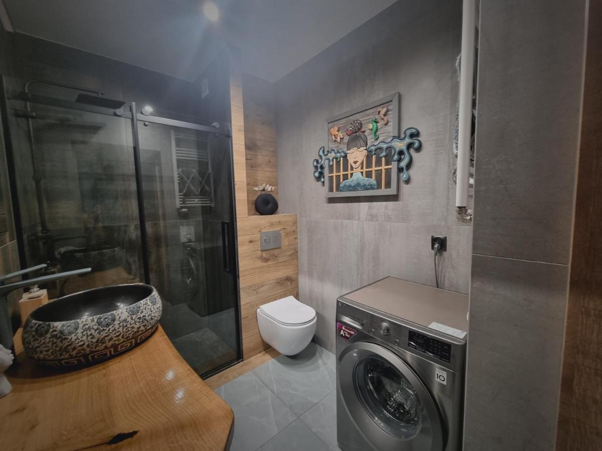 Two-Bedroom Apartment - Photo 23