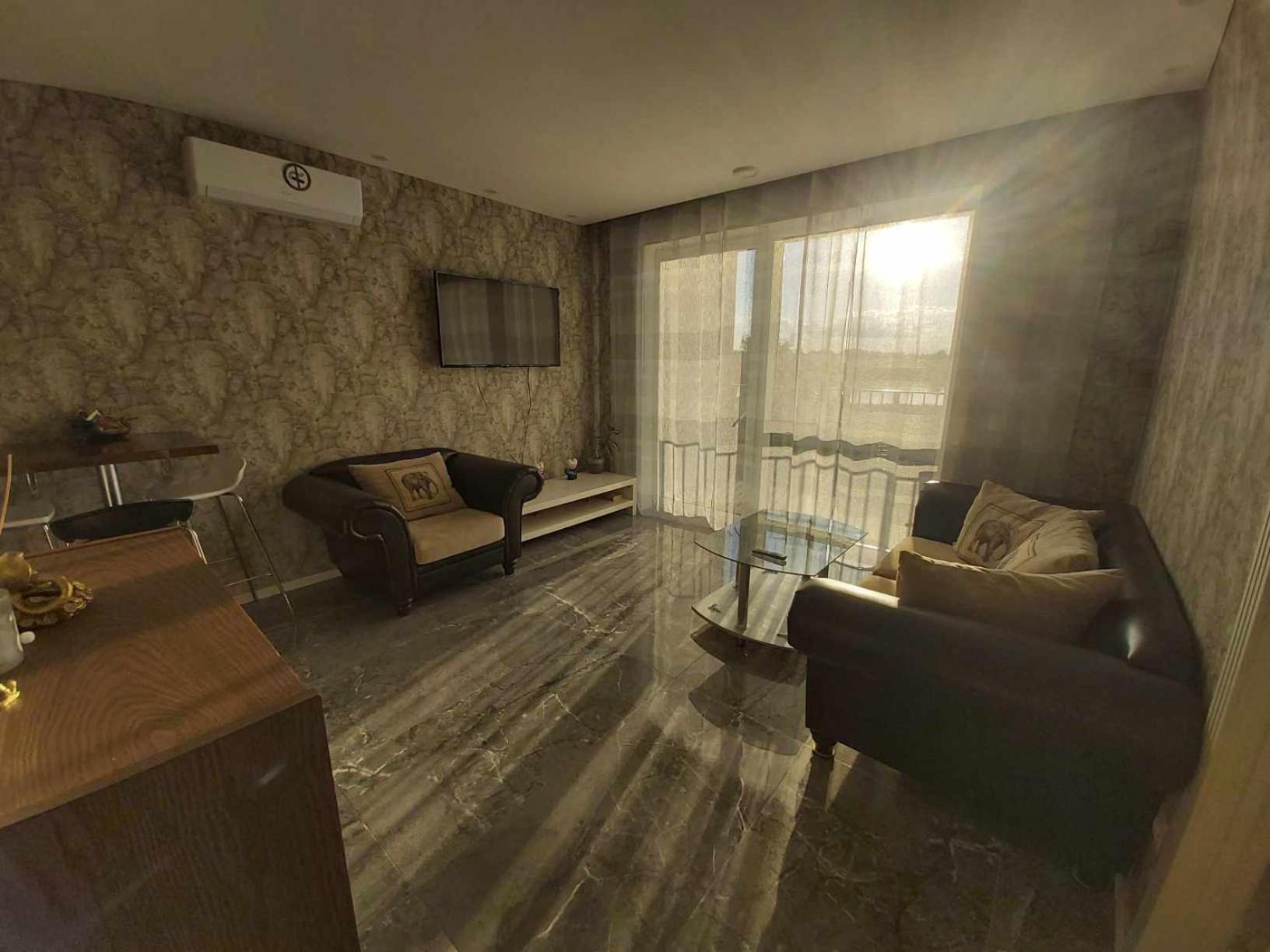 One-Bedroom Apartment - Photo 6