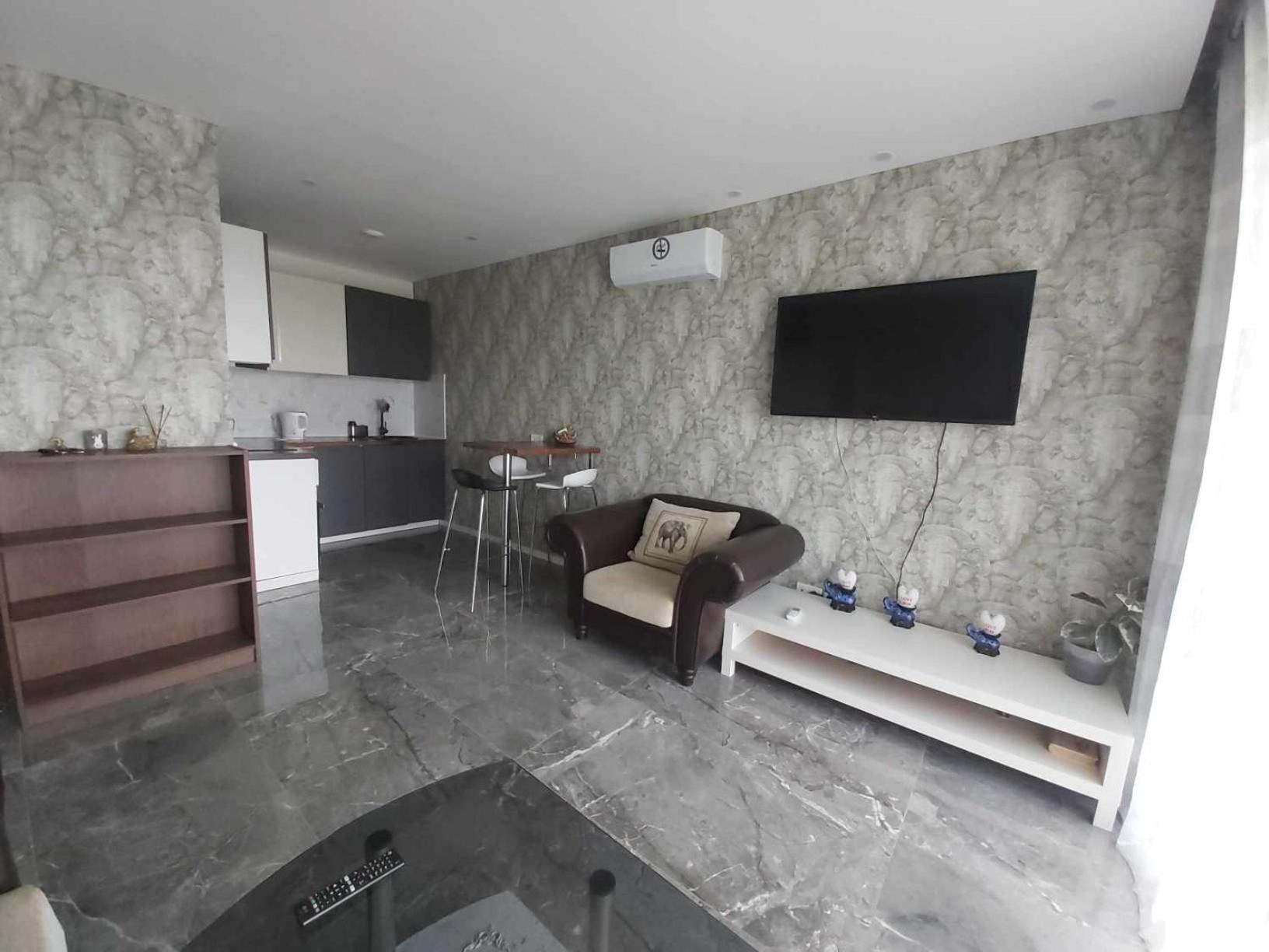One-Bedroom Apartment - Photo 8