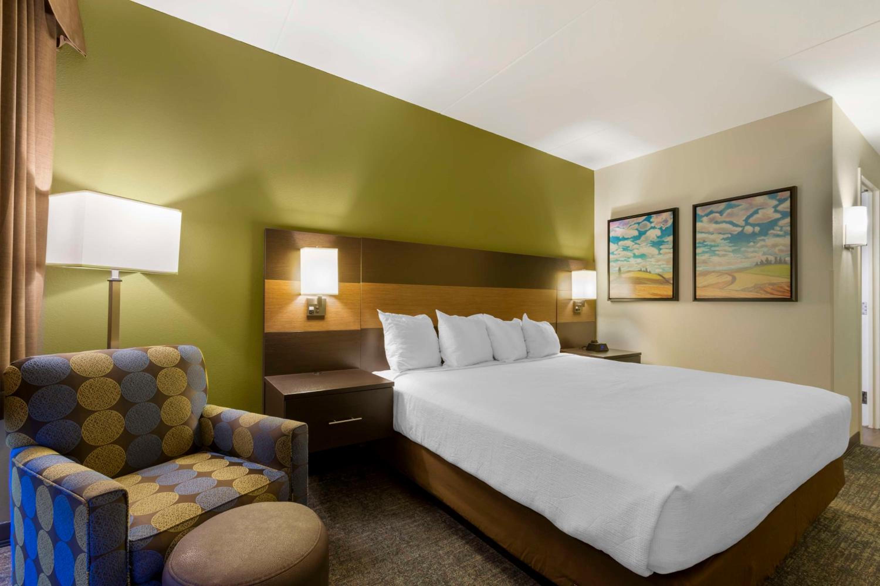 King room with Pool Access - Non-Smoking photo 1