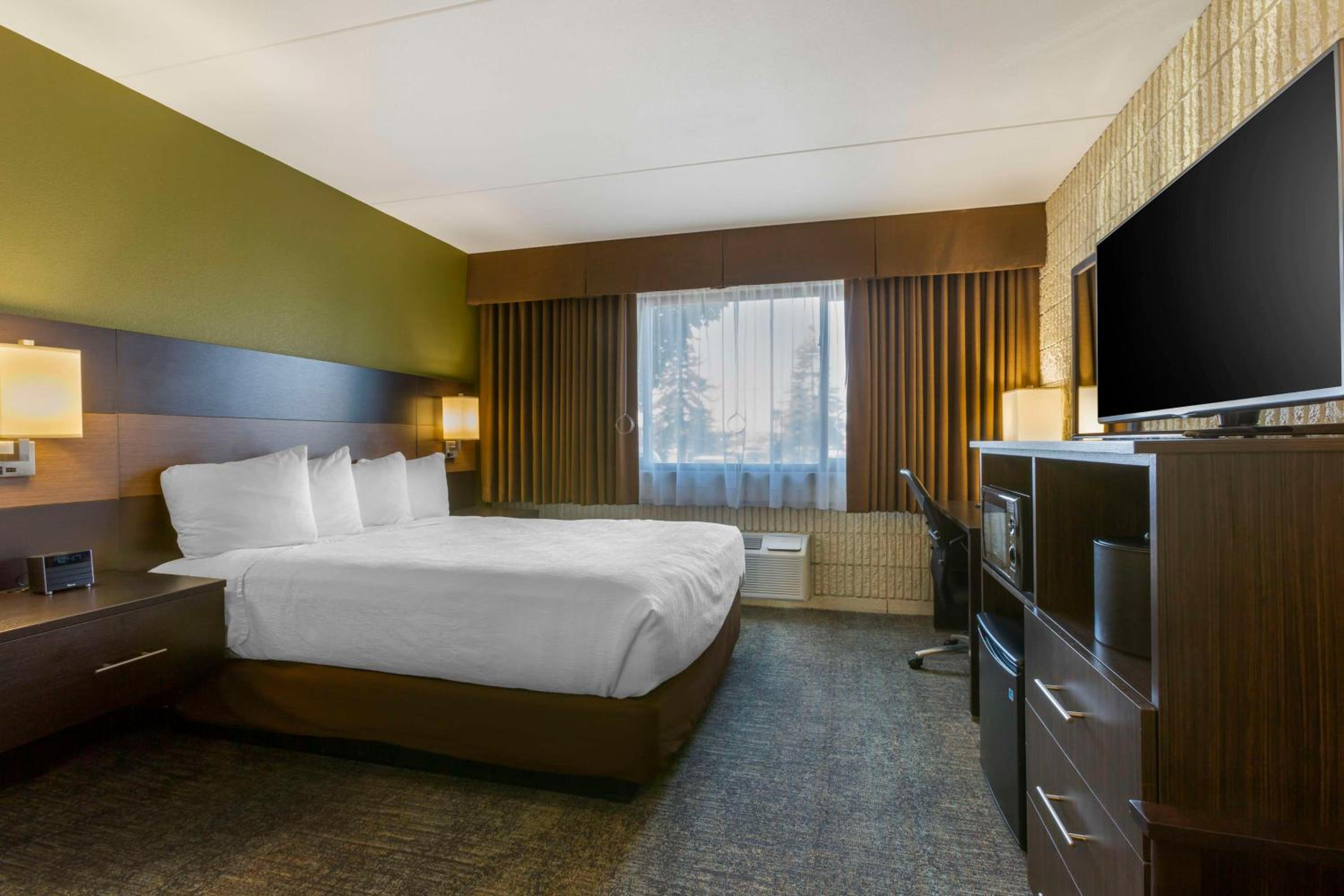 Queen Room - Mobility Access