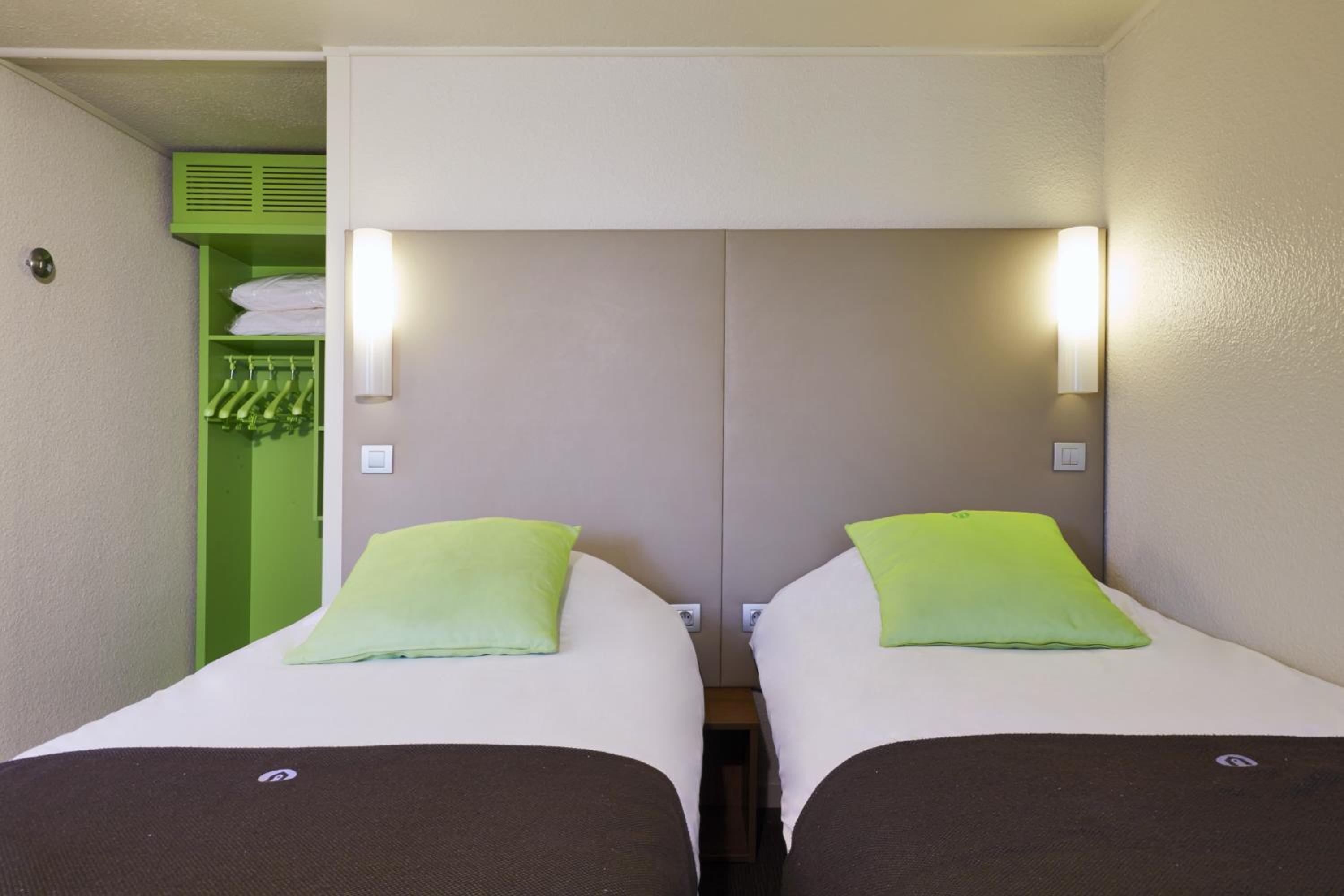 Standard Twin Room - Photo 1