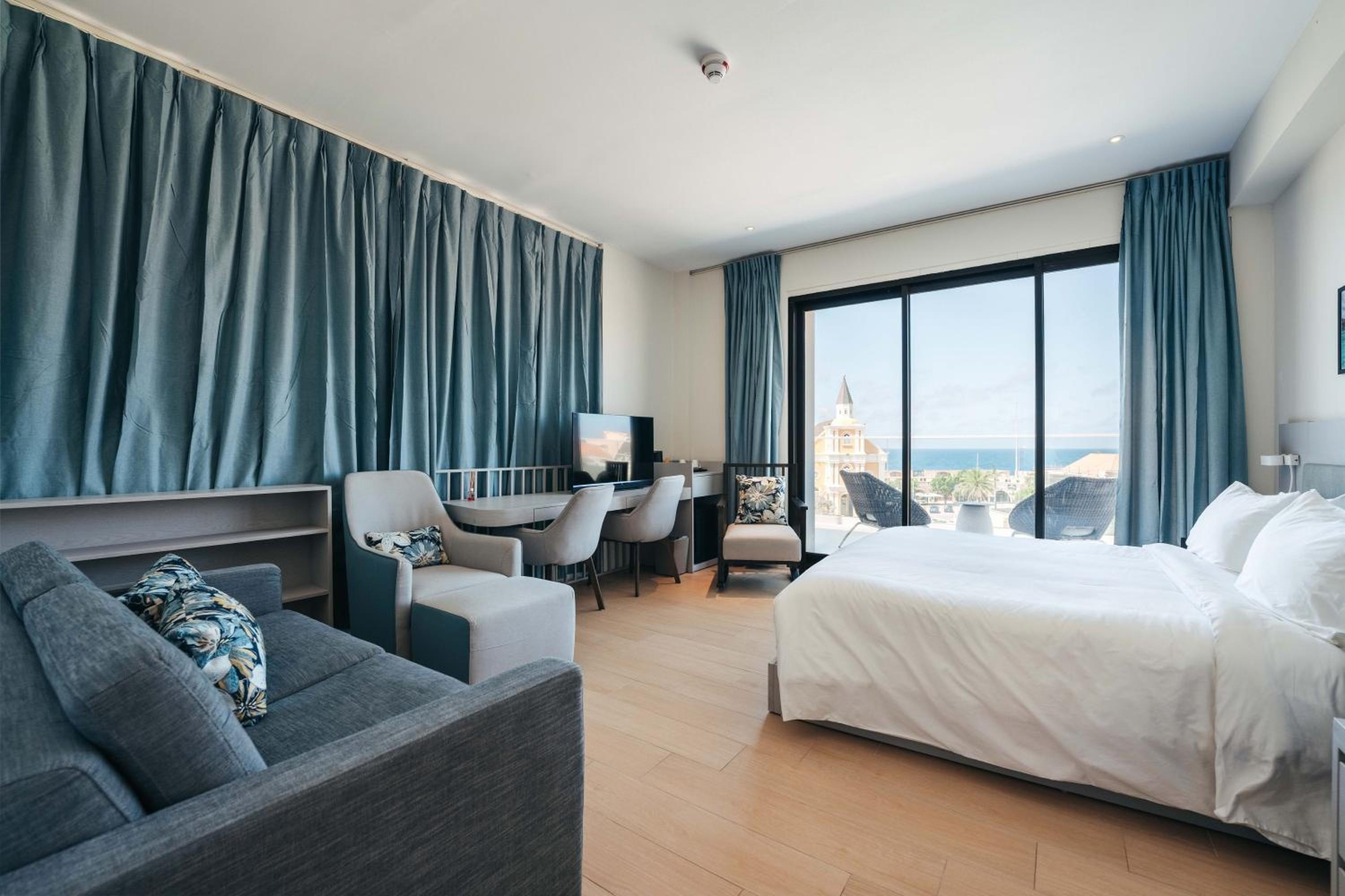 Executive Studio Suite