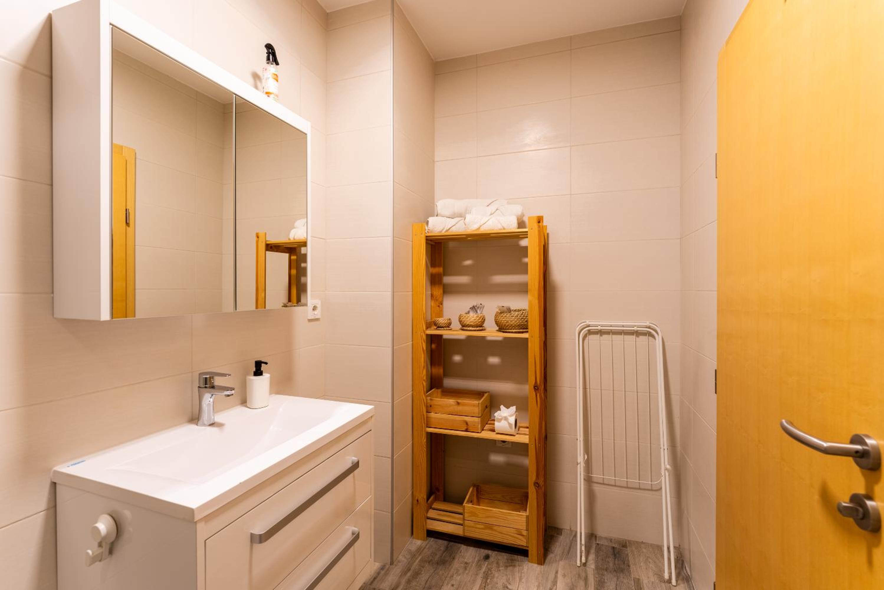 Studio Apartment - Photo 10
