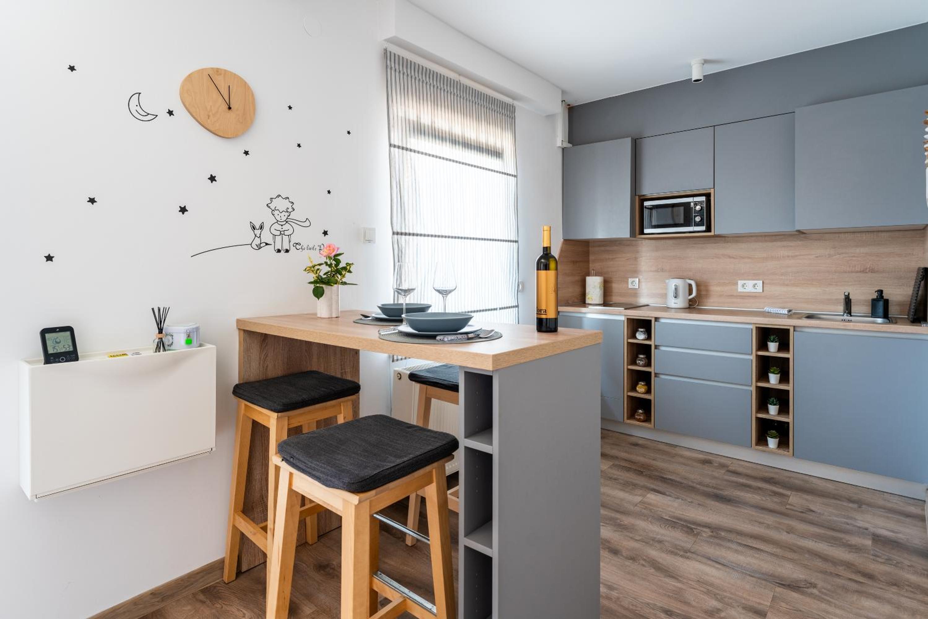 Studio Apartment - Photo 8