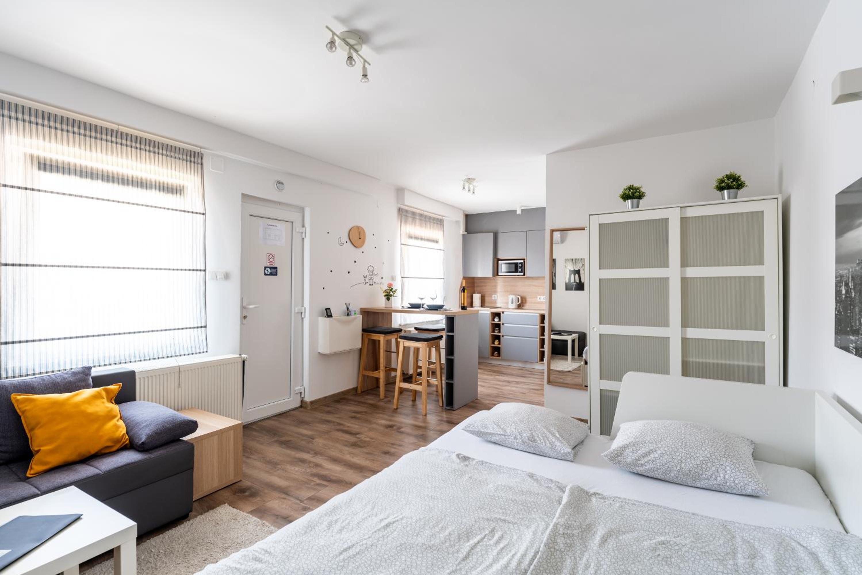 Studio Apartment - Photo 5