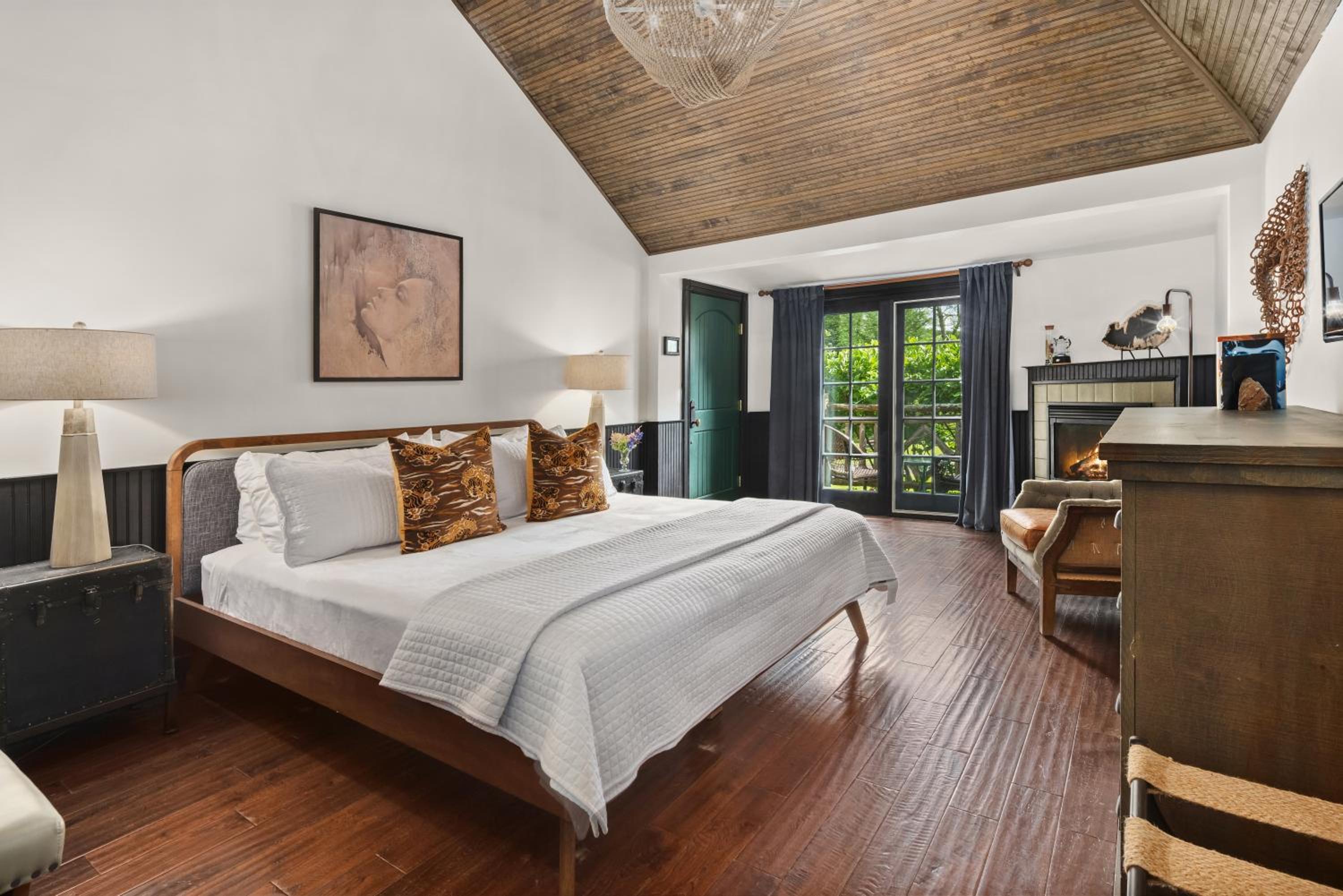 King Room with Balcony photo 1