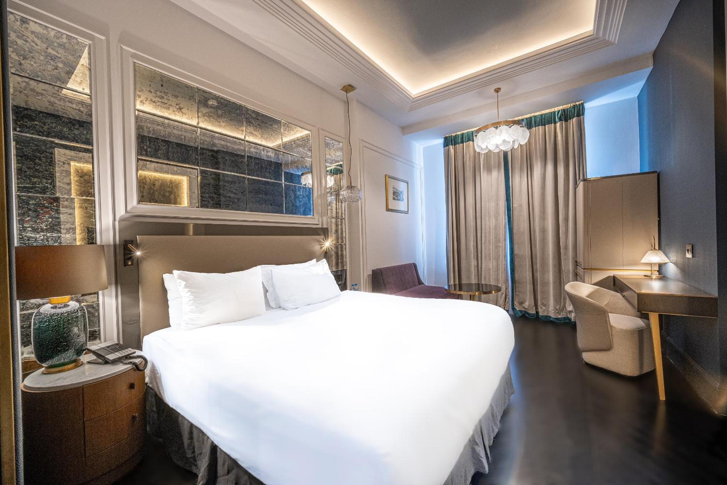 Deluxe Suite, 1 King Bed - View to Sveta Nedelya Square - Photo 1