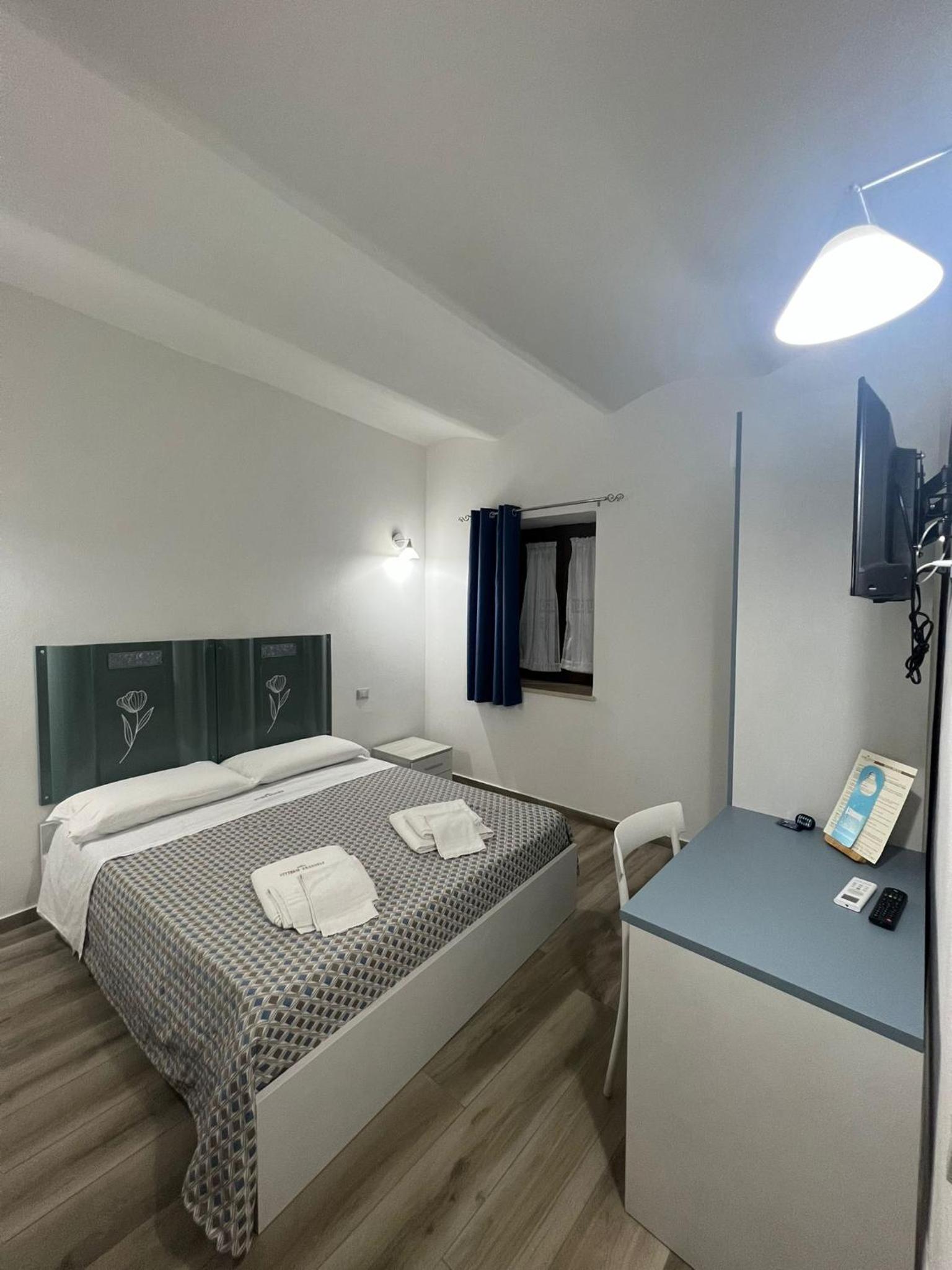 Standard Double Room photo 3