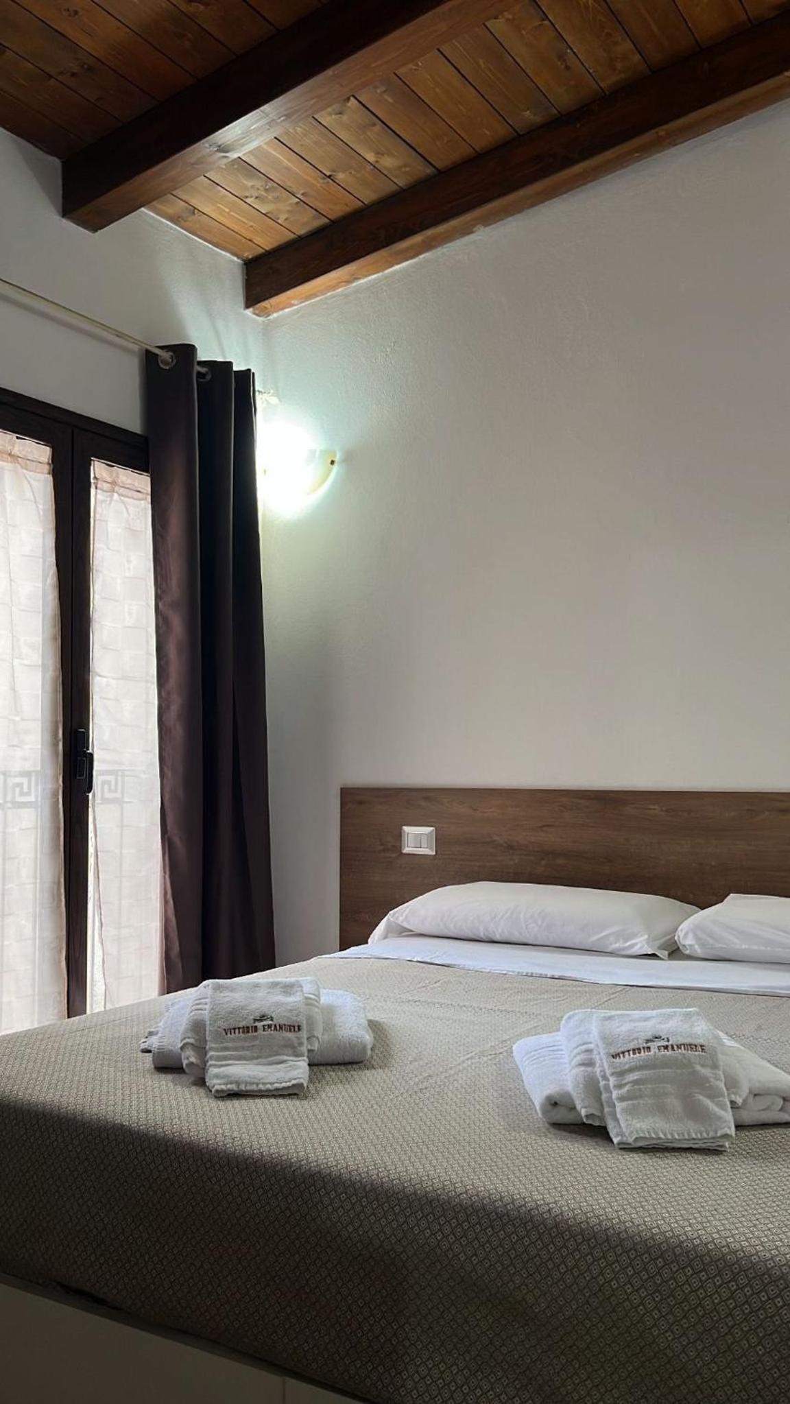 Double or Twin Room with Balcony photo 1