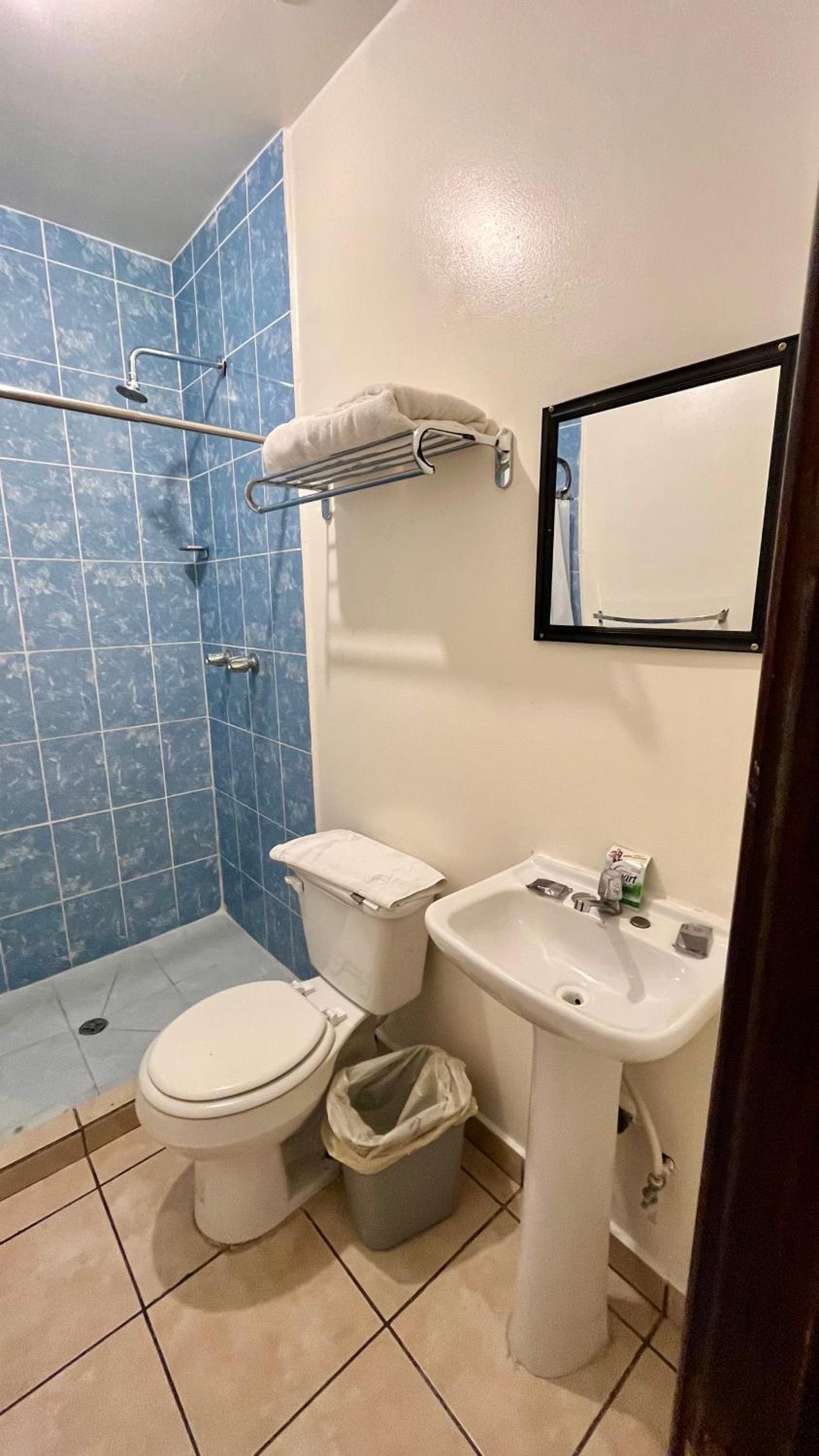 Budget Double Room photo 3