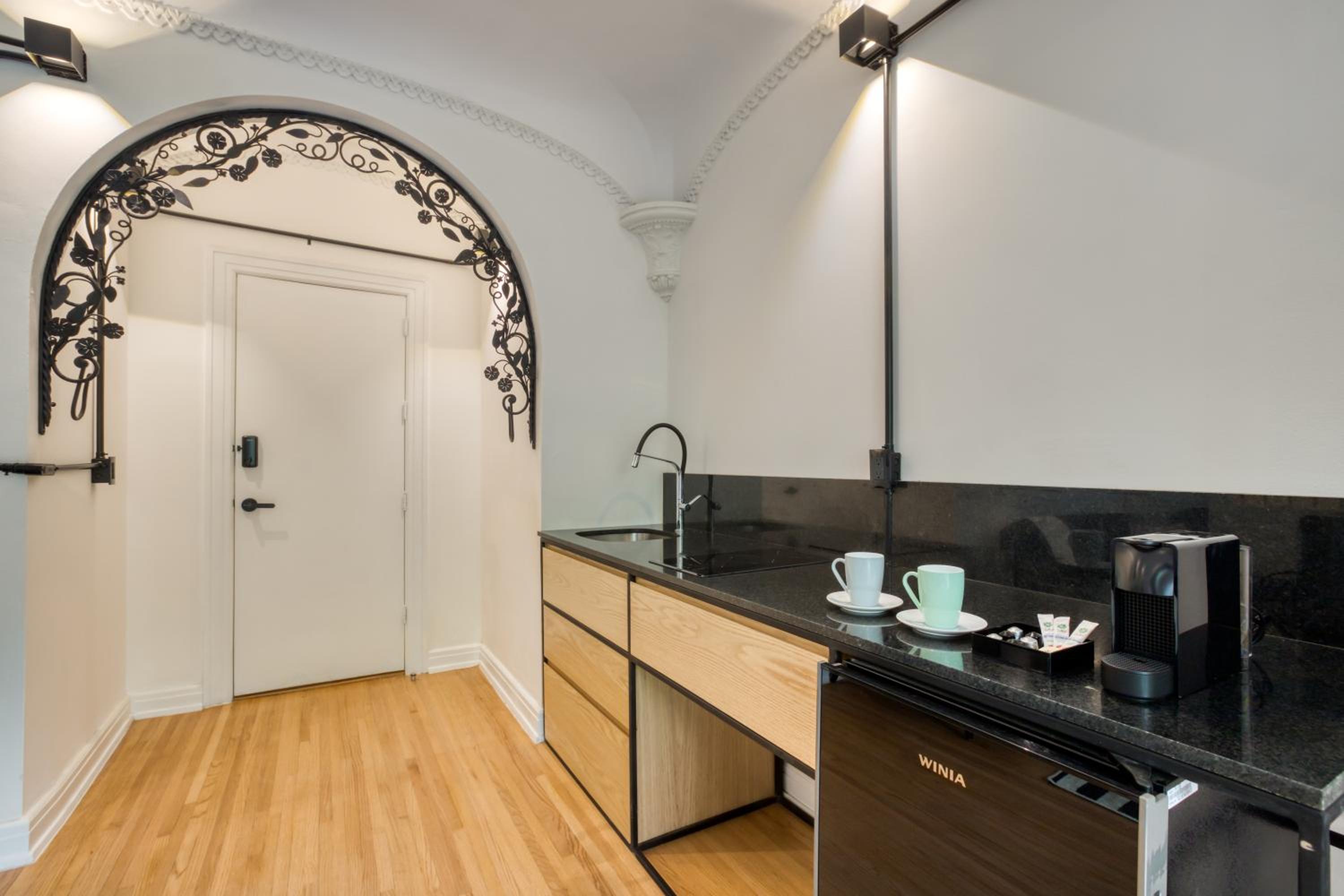 The Queen Victoria Suite - Photo 3