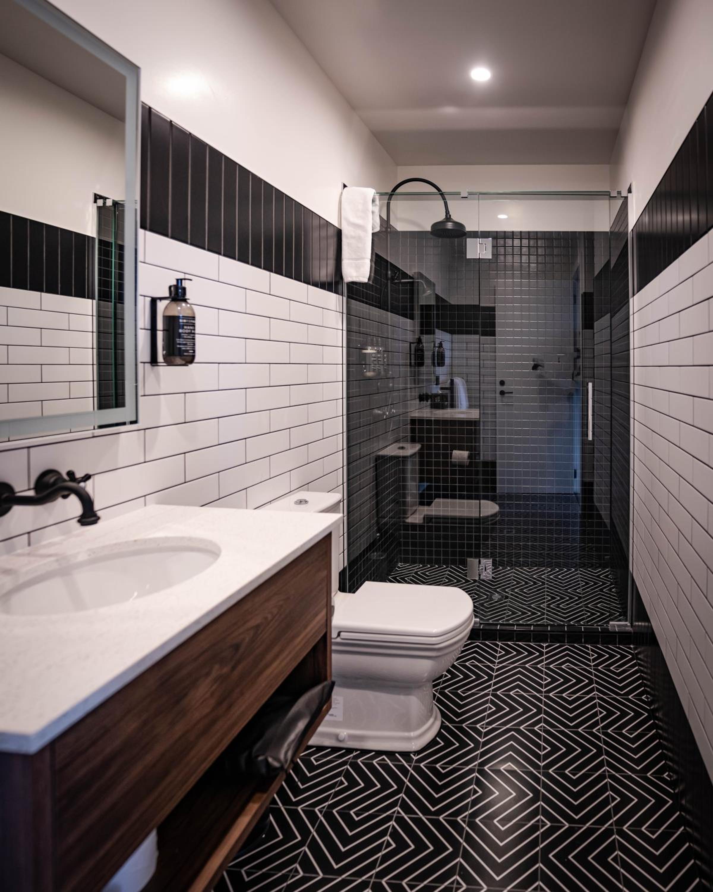 Executive Two-Bedroom Suite - Photo 12
