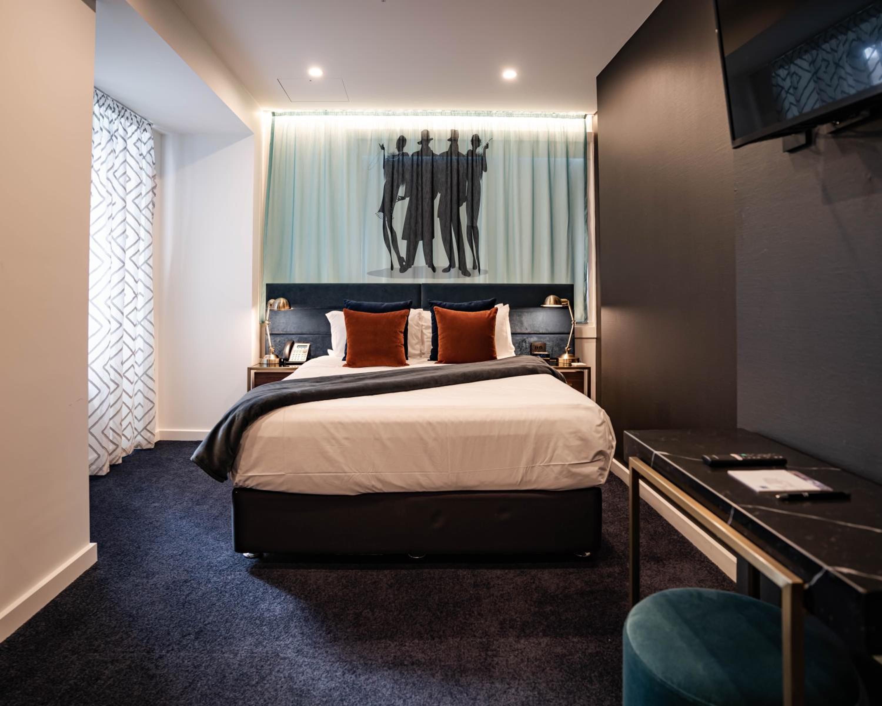 Queen Room - Photo 9