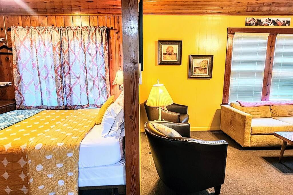 One-Bedroom House photo 1