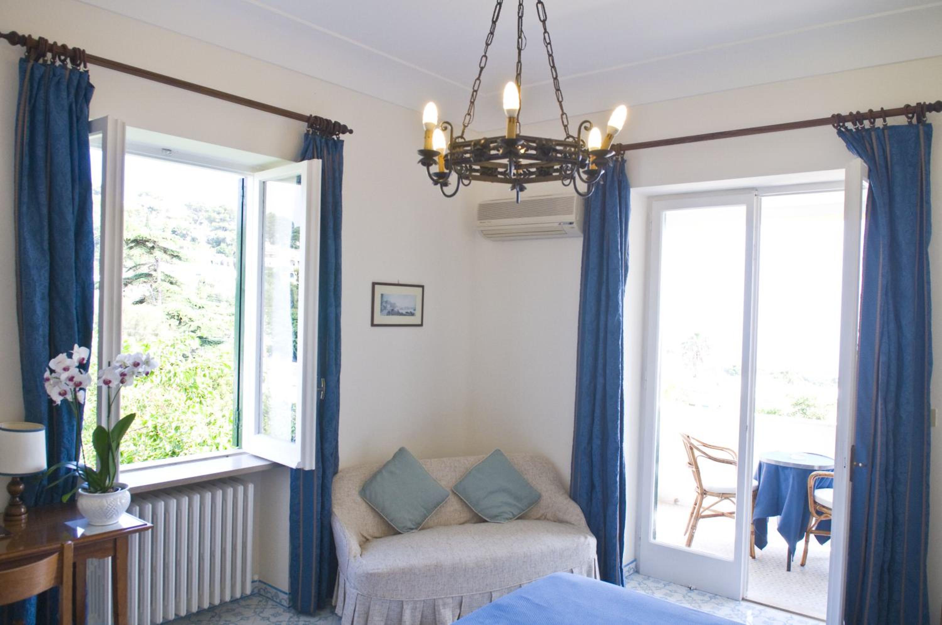 Superior Double Room with Balcony and Garden View - Photo 1