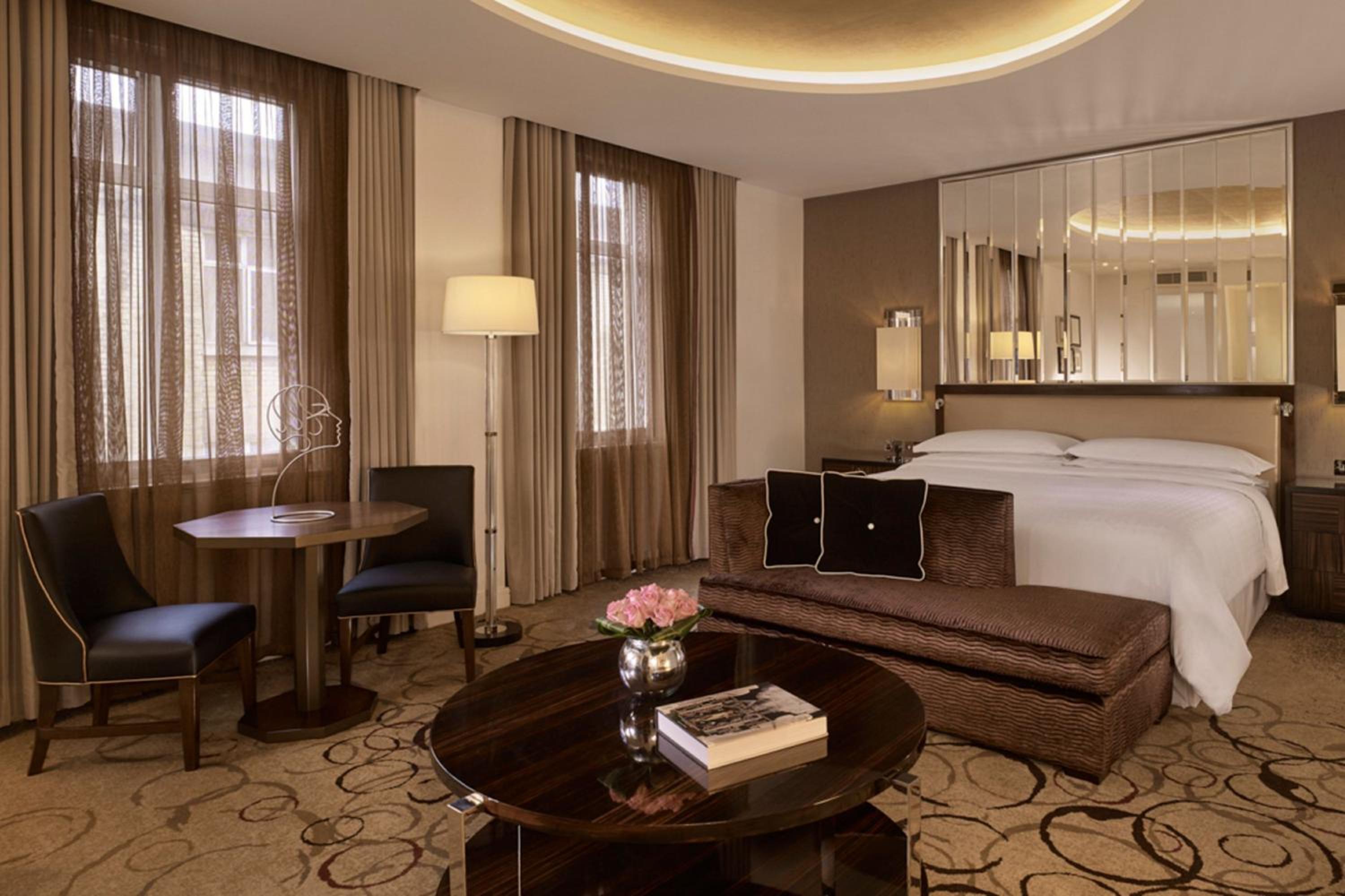 Art Deco King Suite - Club Lounge Access photo 2