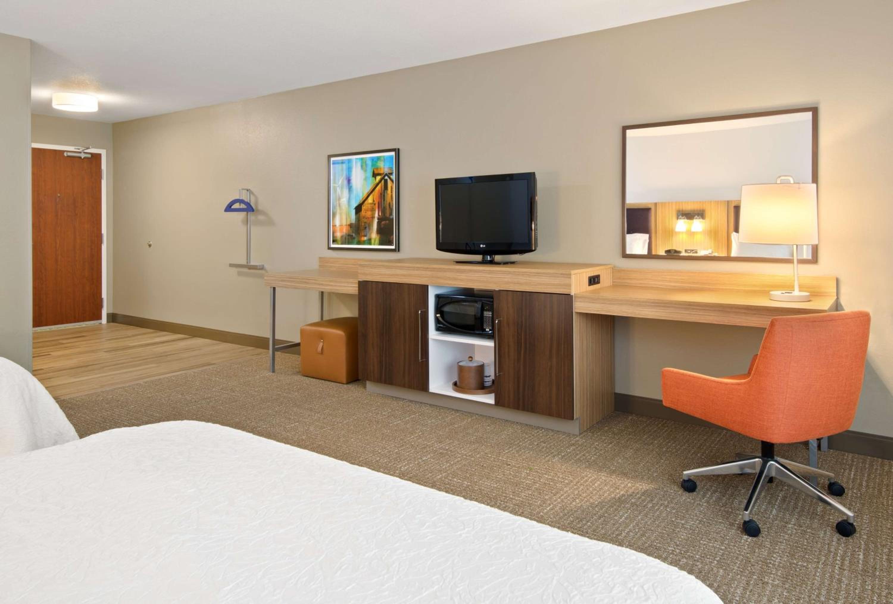 Queen Room with Two Queen Beds - Hearing Access/Non-Smoking - Photo 1