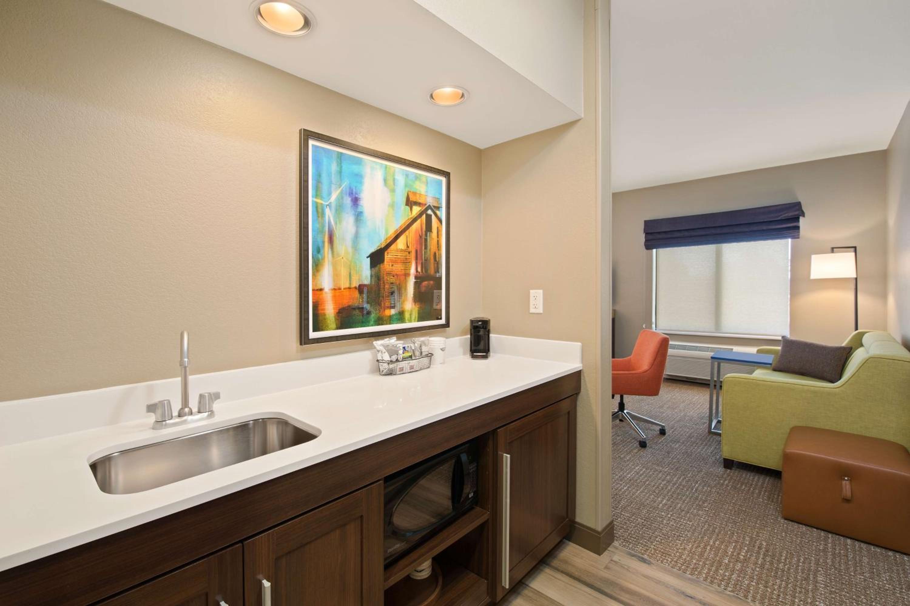 King Studio Suite with Sofa Bed - Non-Smoking - Photo 5