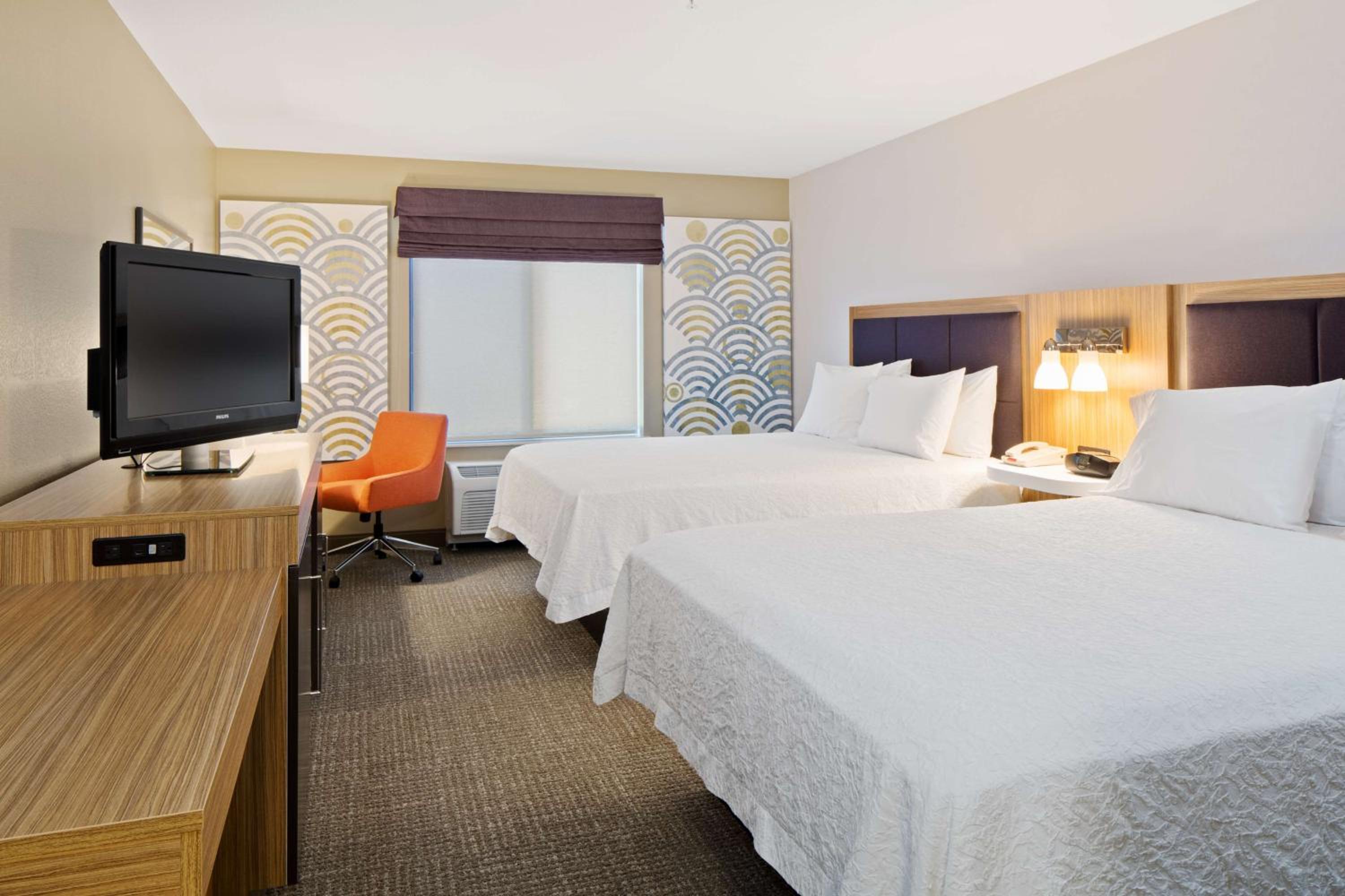 Room with Two Queen Beds - Non-Smoking - Photo 1