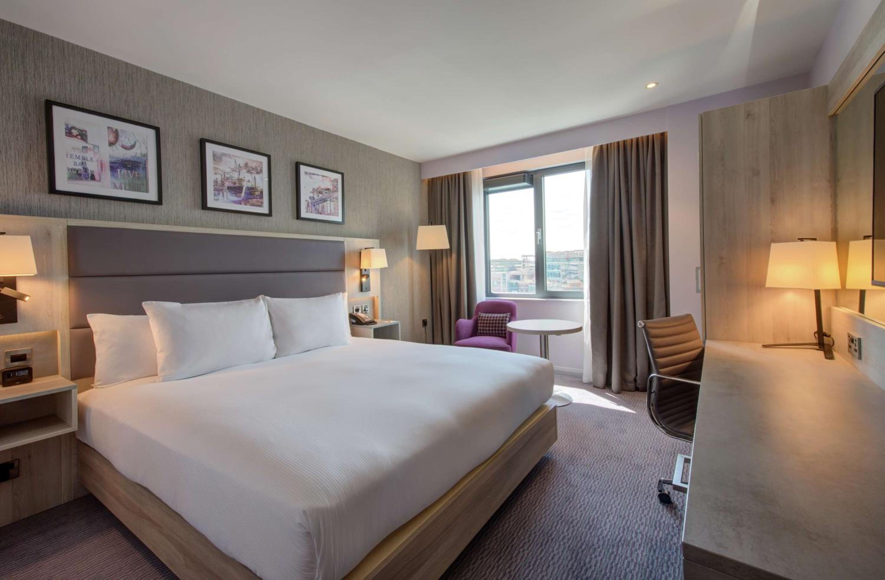 Deluxe King Room with River View