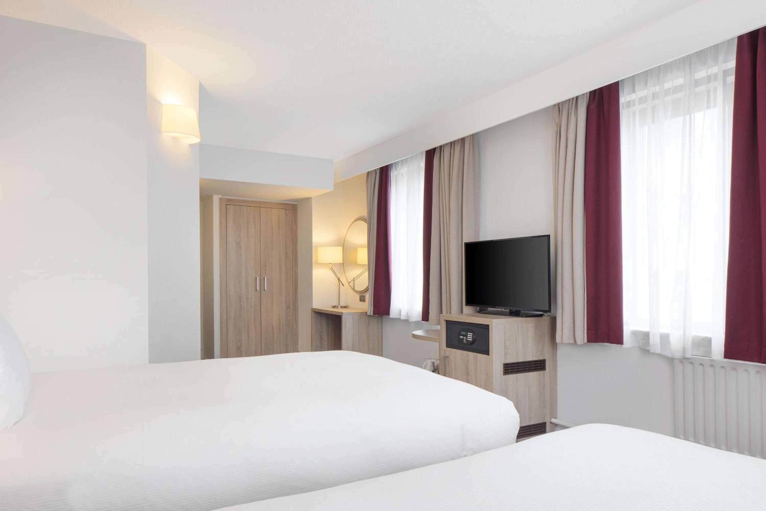 Twin Room with One Double and One Single Bed