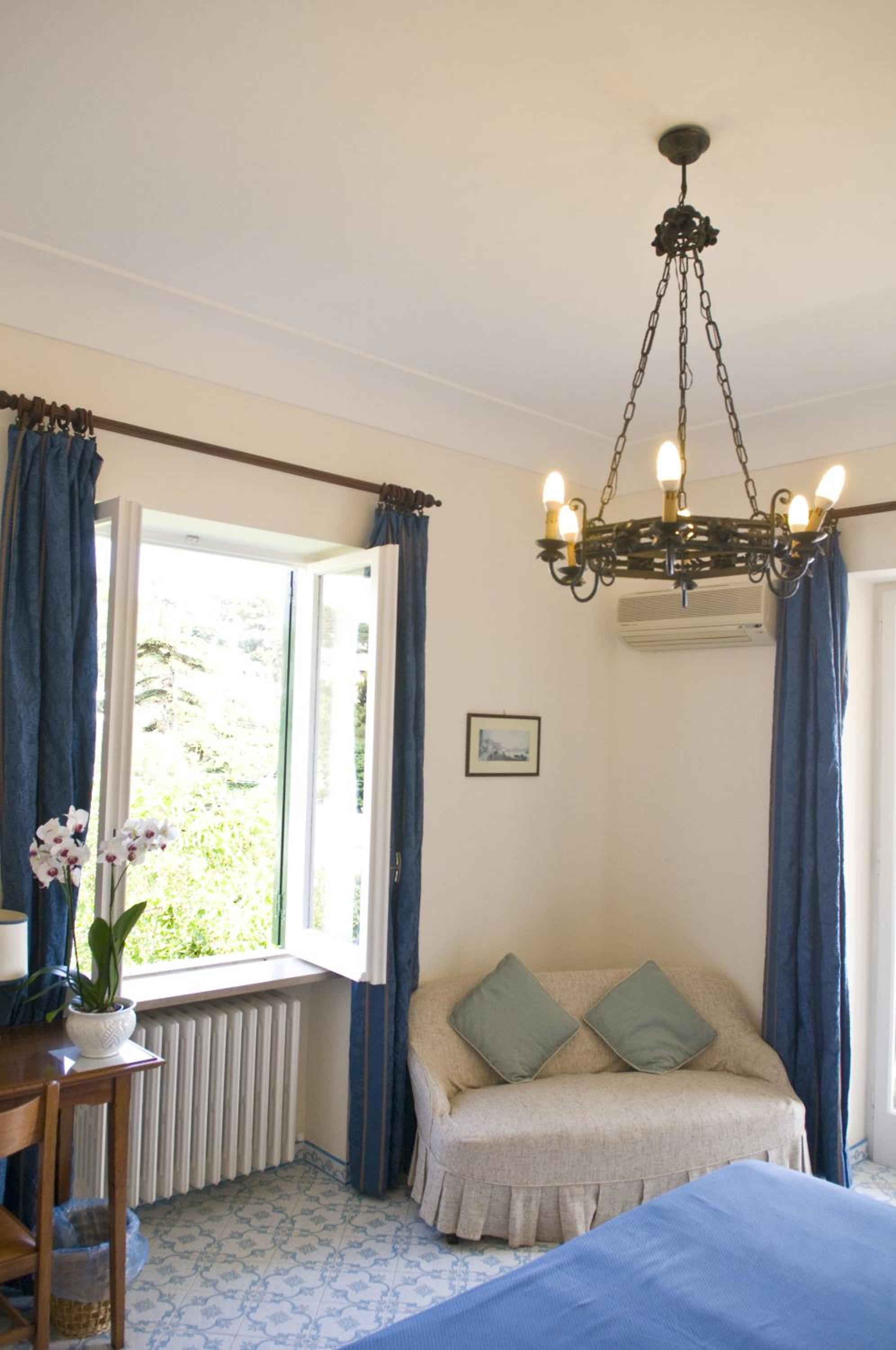 Superior Double Room with Balcony and Garden View - Photo 5