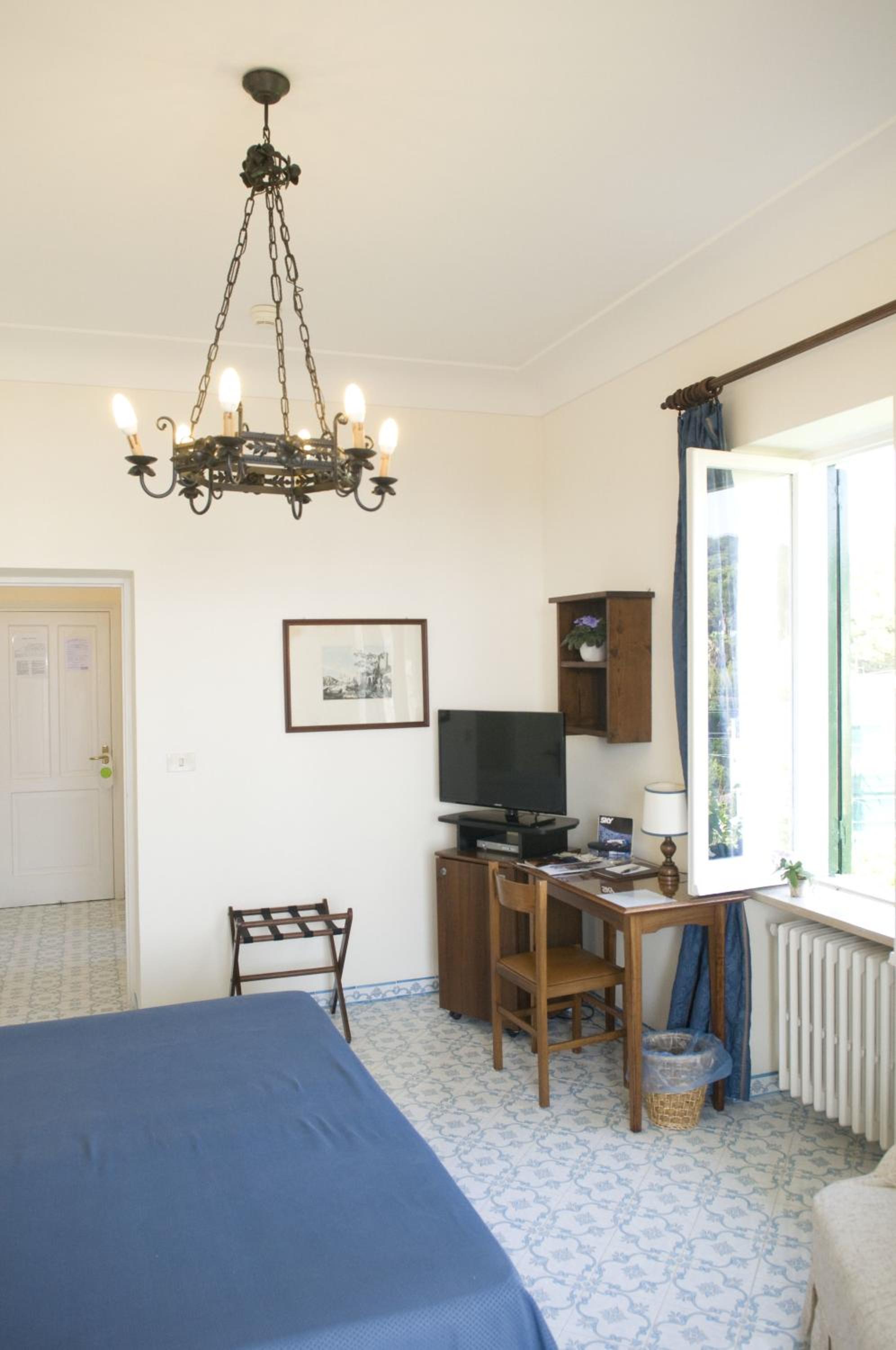 Superior Double Room with Balcony and Garden View - Photo 6