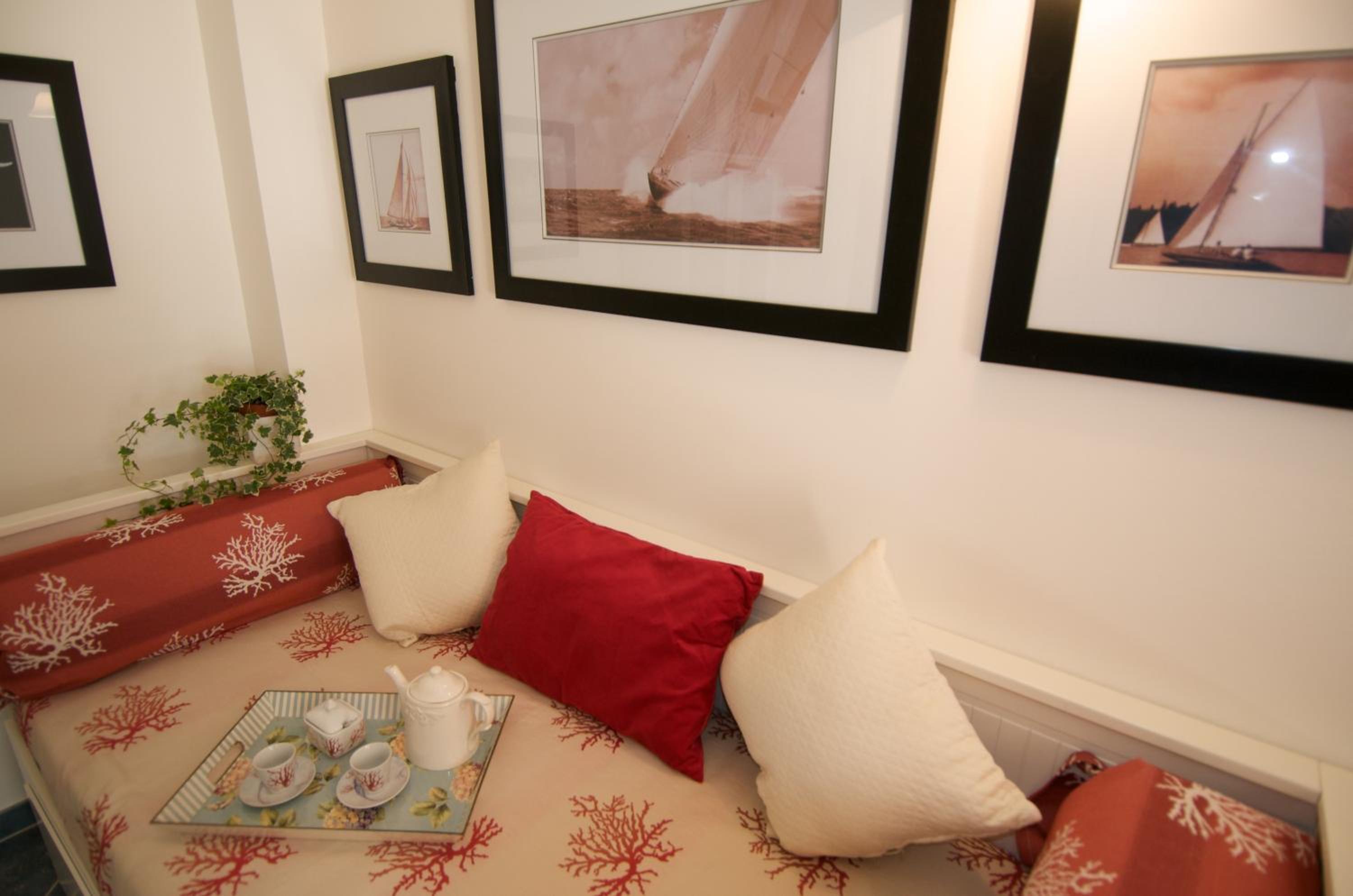 Two-Bedroom House photo 2