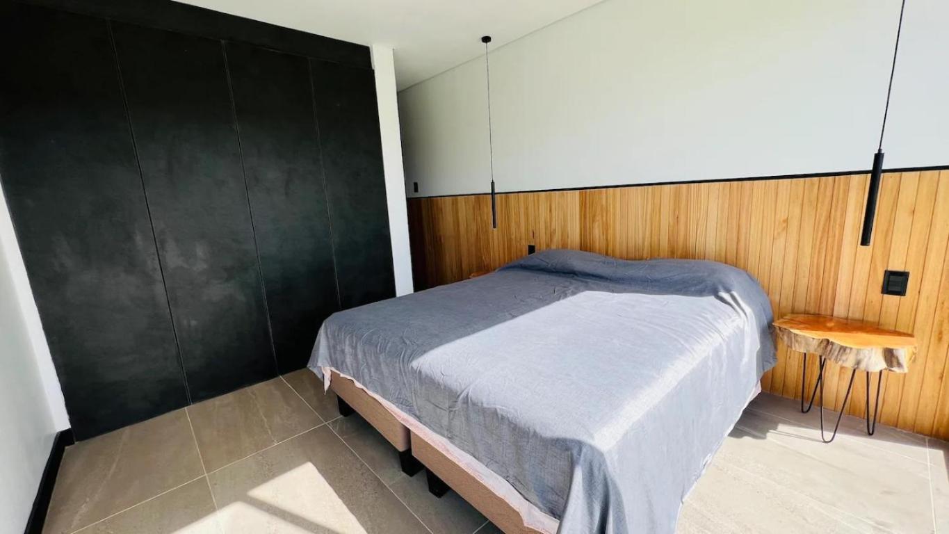 Four-Bedroom House photo 1