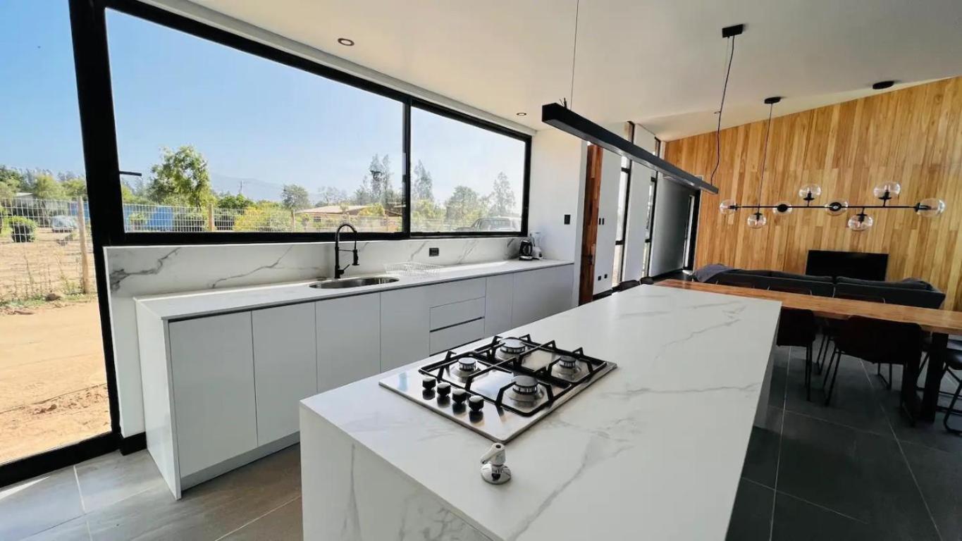 Four-Bedroom House photo 2