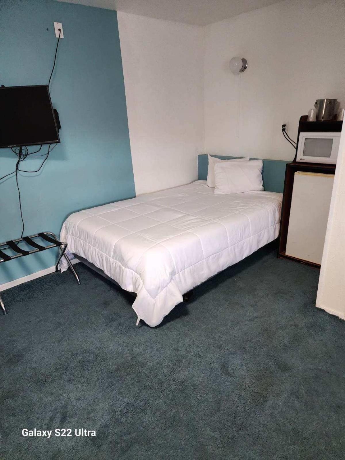 Triple Room with Bathroom photo 3