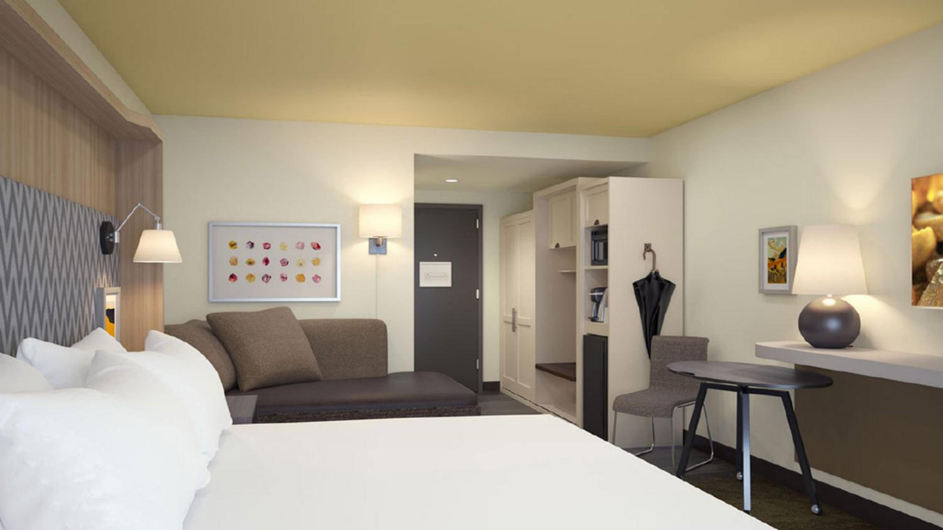 Standard King Room with Walk-In Shower - Photo 2