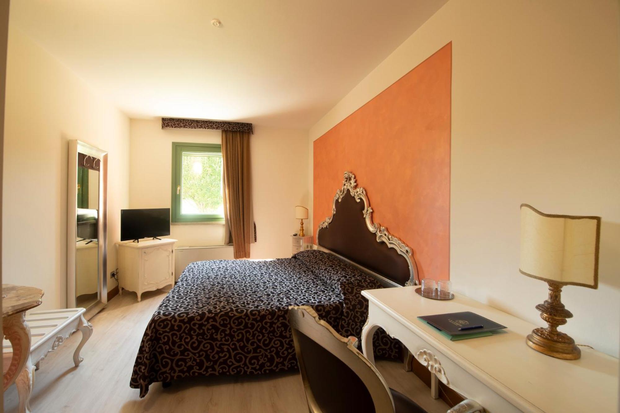 Double Room - Photo 1