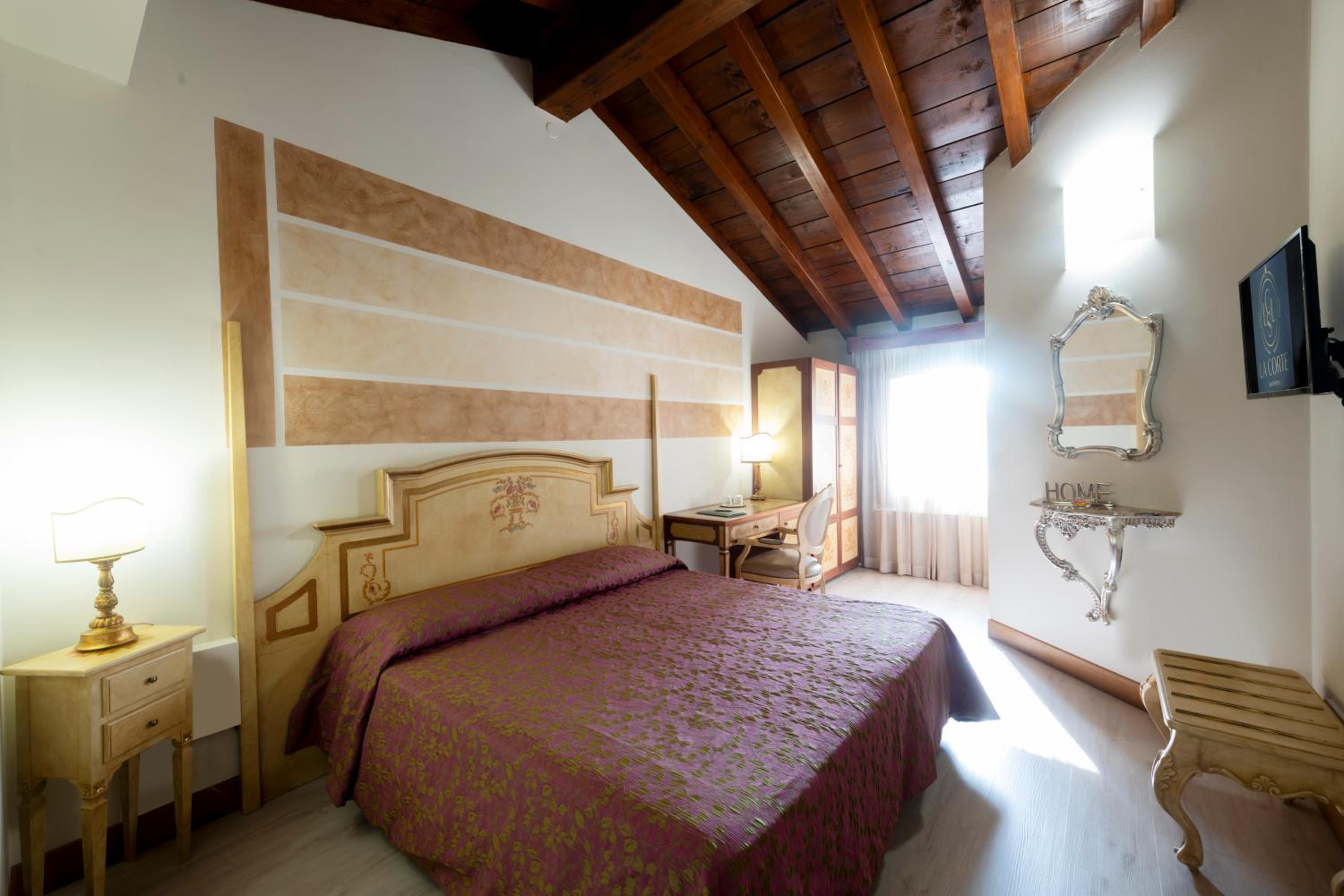 Double Room - Photo 3