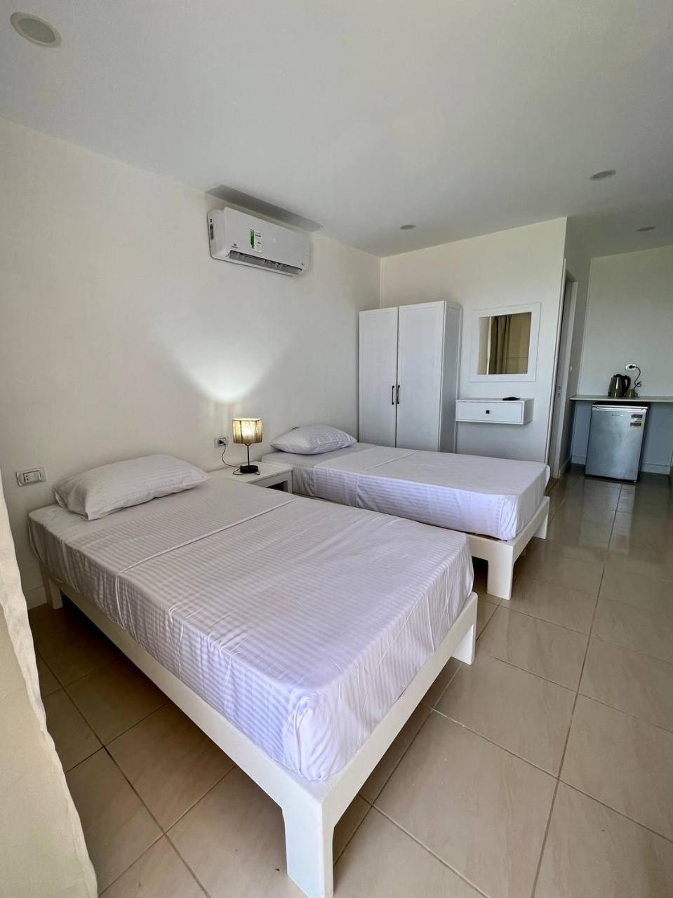 Deluxe Double or Twin Room with Sea View photo 2