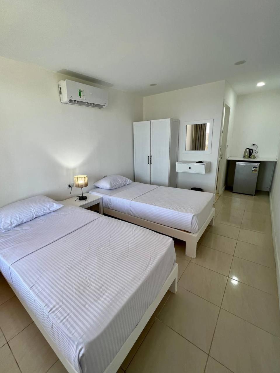 Deluxe Double or Twin Room with Sea View photo 3