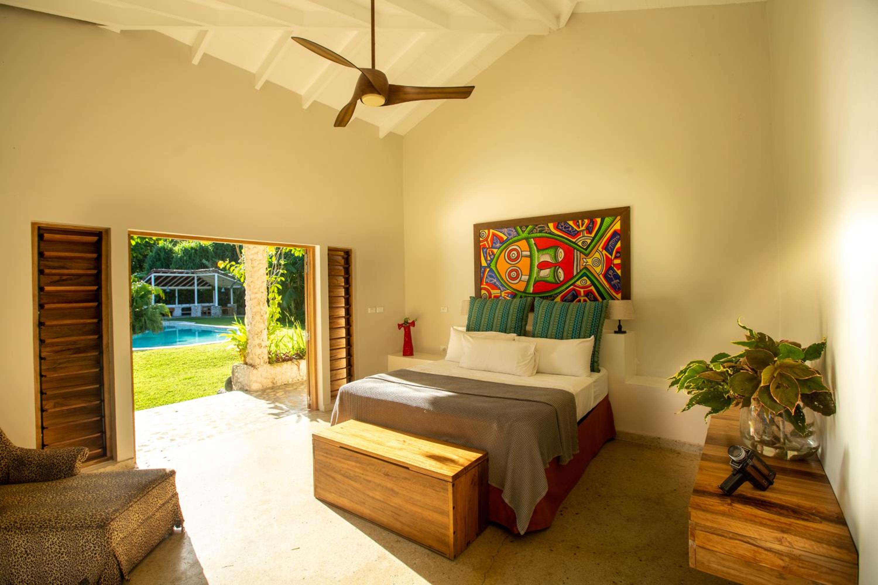 King Suite with Pool View