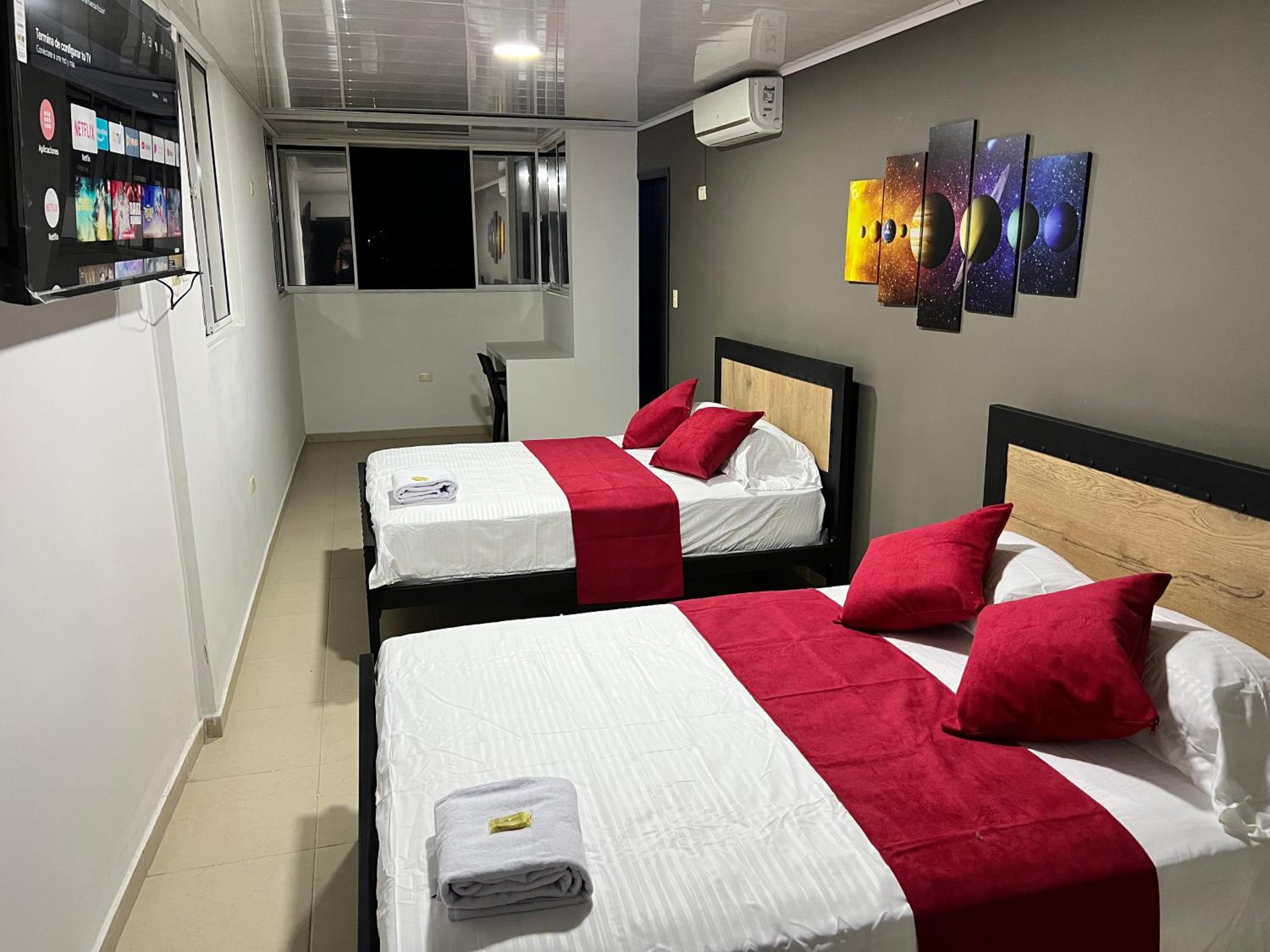 Queen Room with Two Queen Beds photo 1
