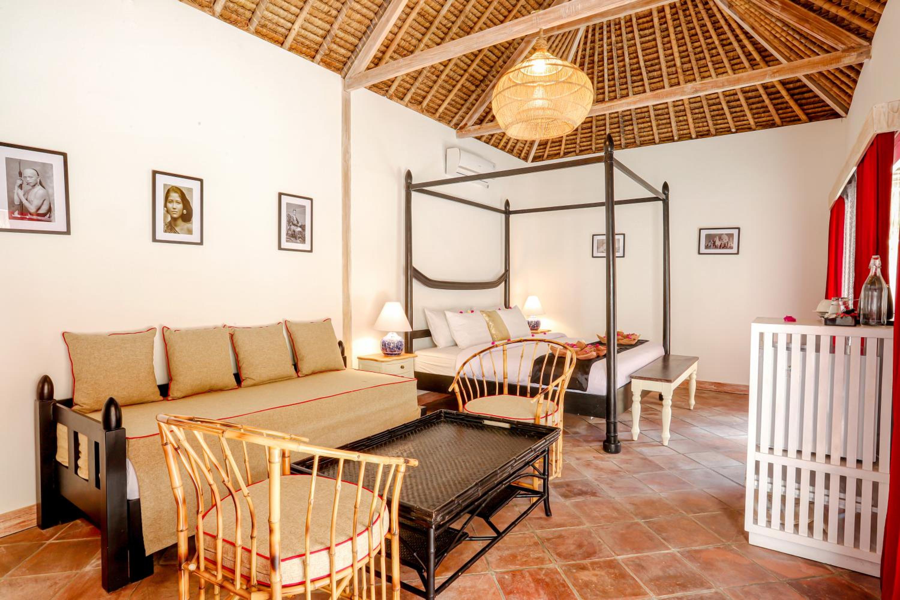 Villa with Private Pool - Photo 20