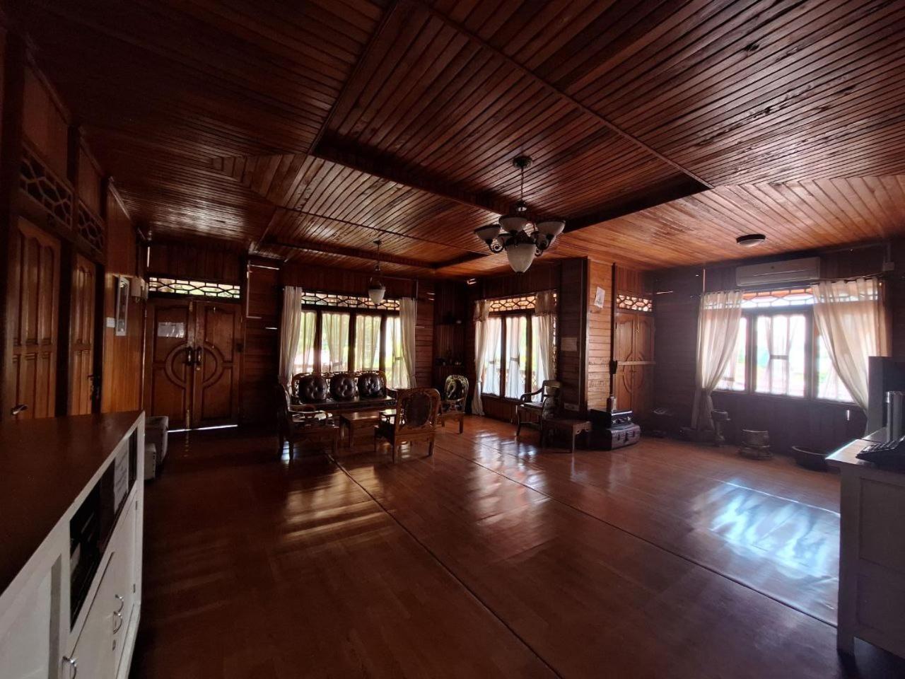 Villa photo 3