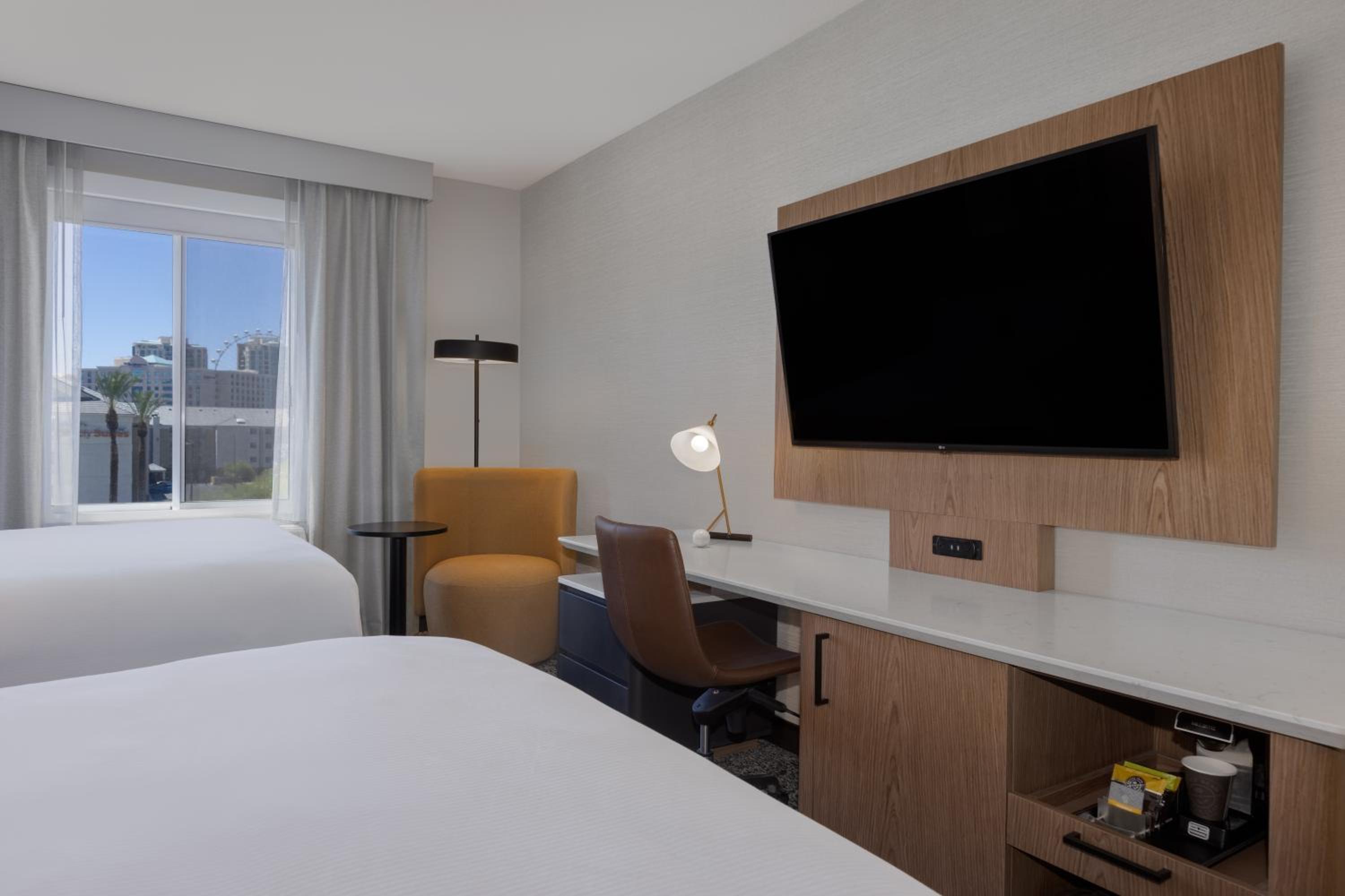 Queen Room with Two Queen Beds - Photo 6